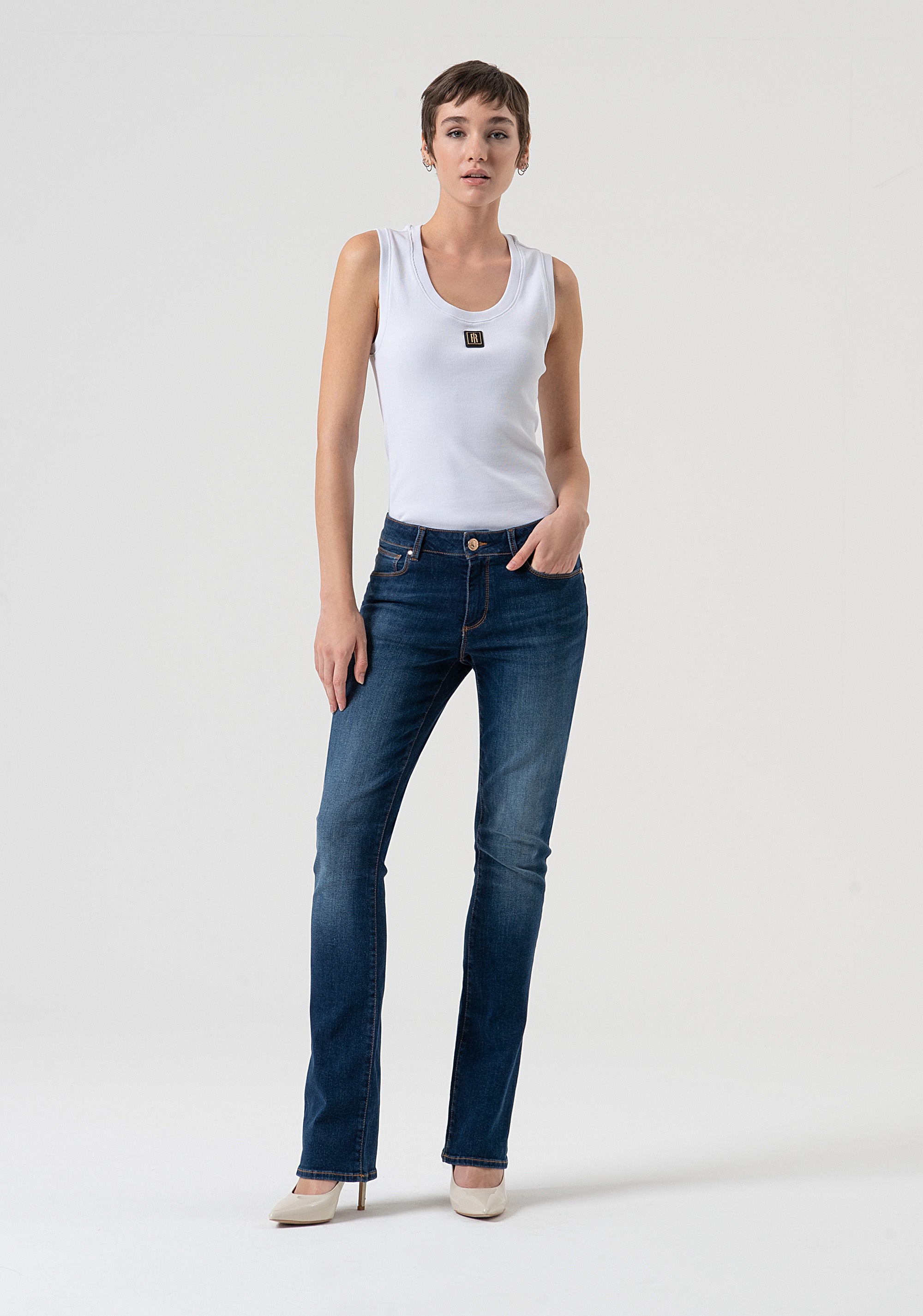 Jeans bootcut effetto push up in denim con lavaggio medio FP25WV8020D46002-987 Fracomina
