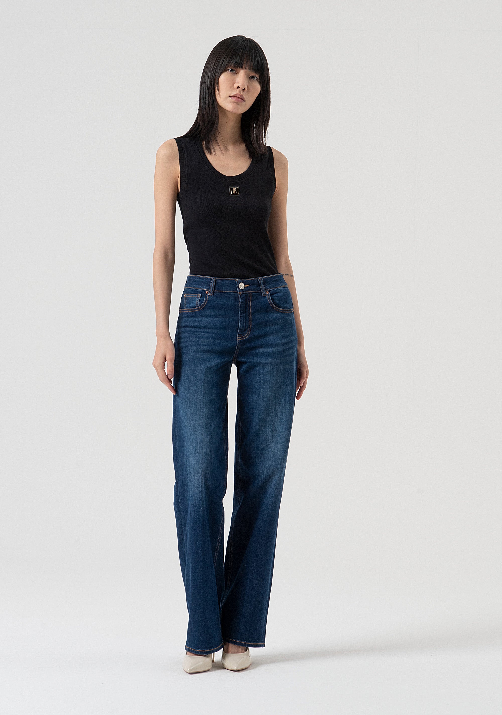 Jeans straight effetto push up in denim con lavaggio medio FP25WV8050D46002-987 Fracomina