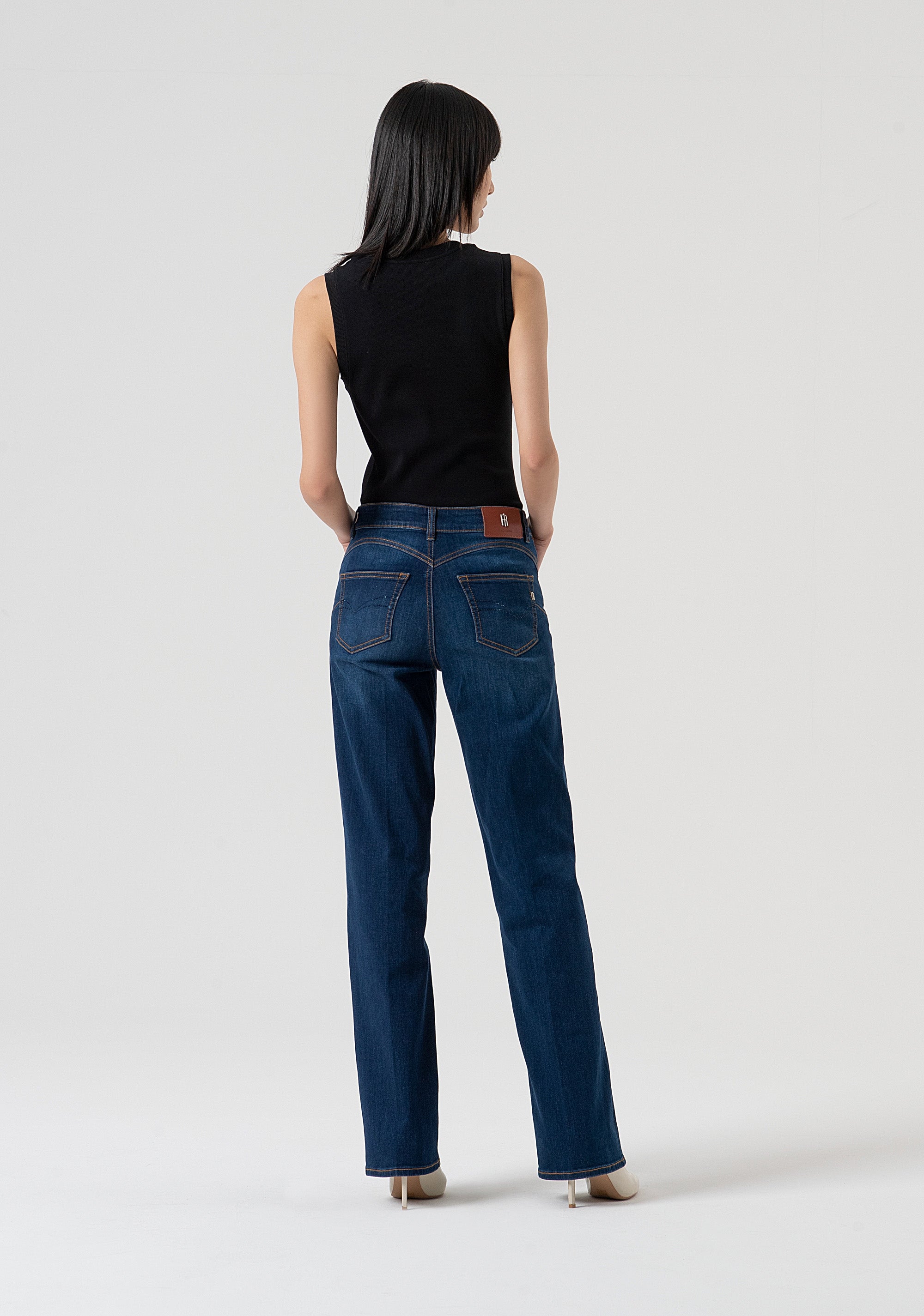 Jeans straight effetto push up in denim con lavaggio medio FP25WV8050D46002-987 Fracomina