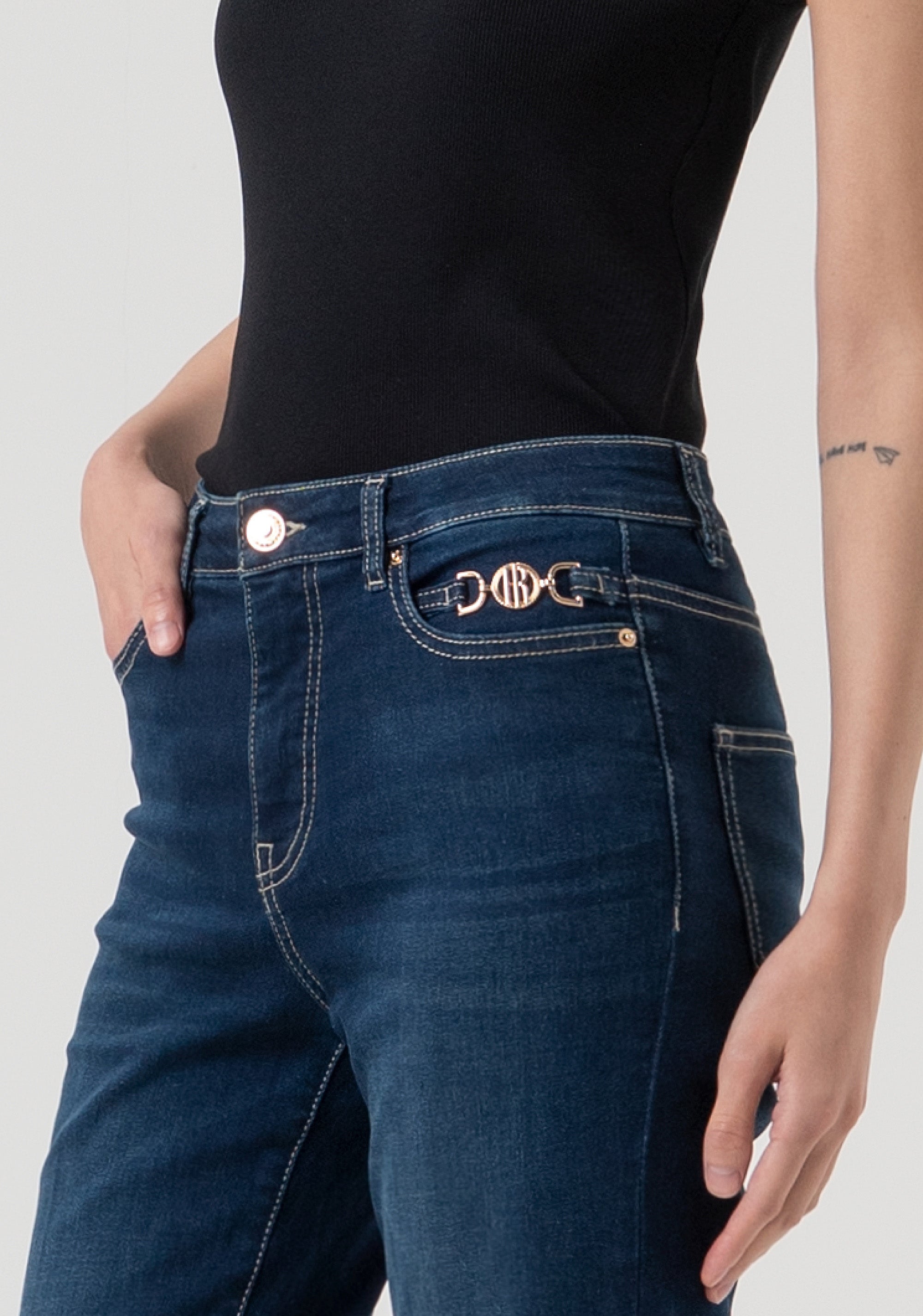 Jeans bootcut in denim con lavaggio medio FP25WVA012D46093-117 Fracomina