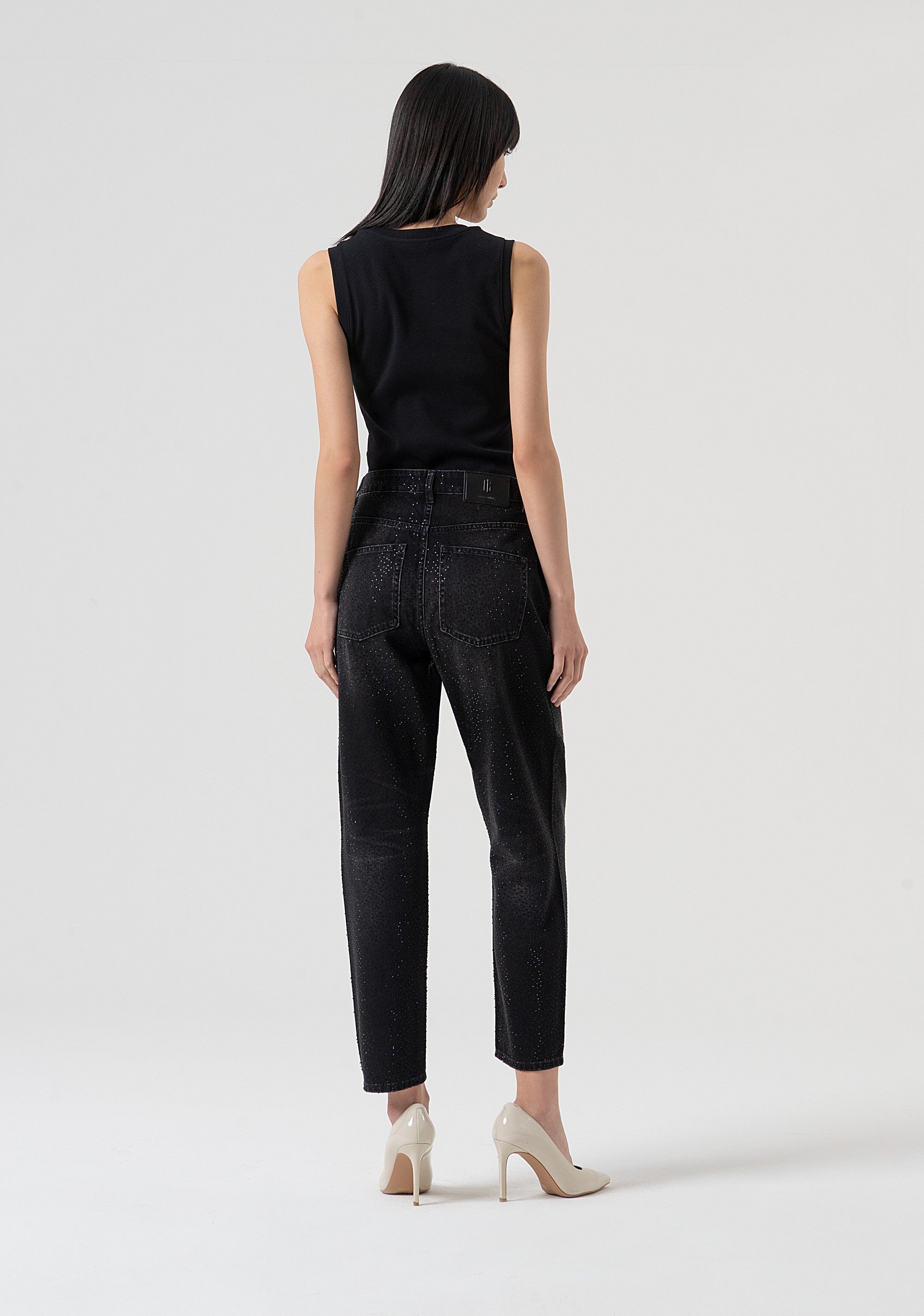 Jeans carrot mom fit in denim nero con lavaggio scuro FP25WVD005D41904-H21 Fracomina
