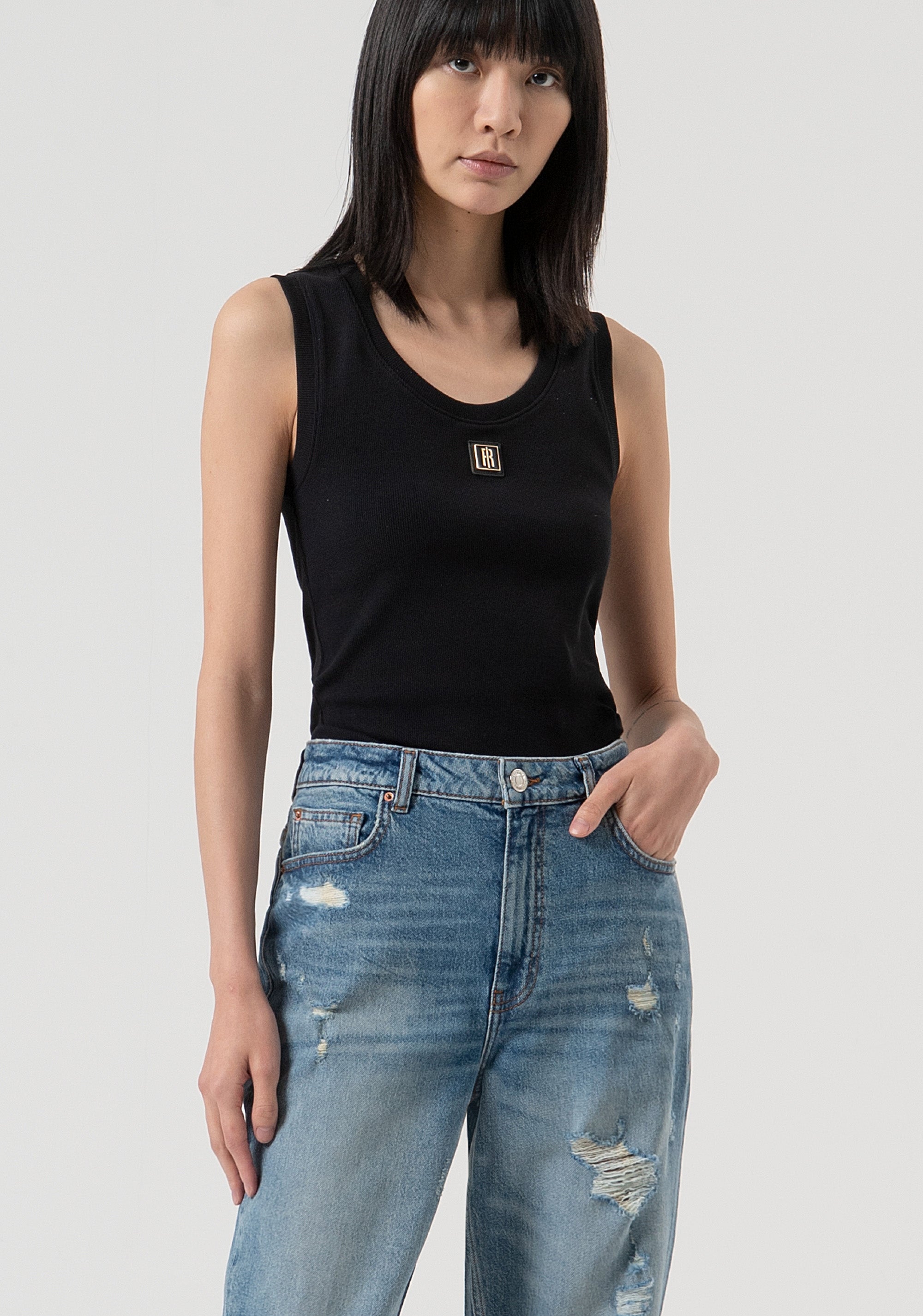 Jeans carrot mom fit in denim con lavaggio destroyed FP25WVD005D45093-337 Fracomina