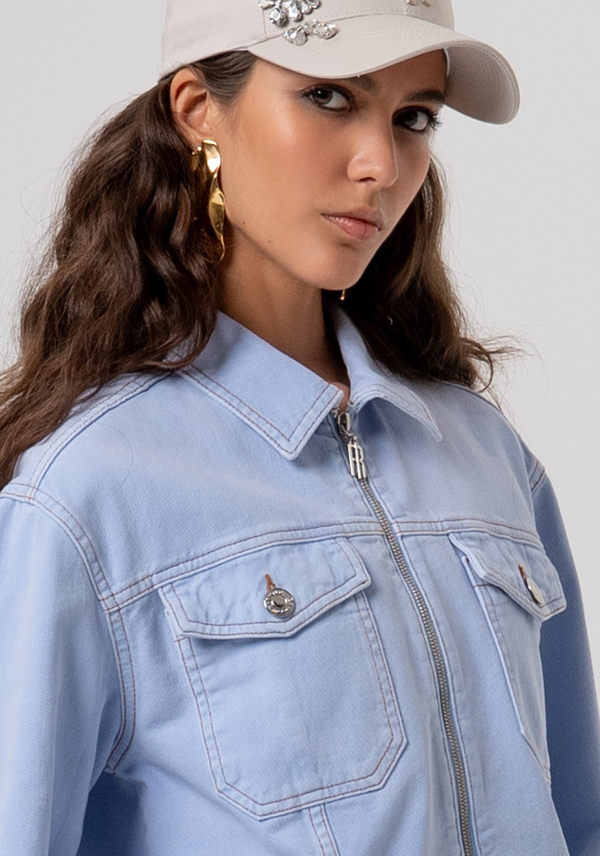 Giacca cropped in denim con lavaggio chiaro FP26SJ1015W61201-175 Fracomina