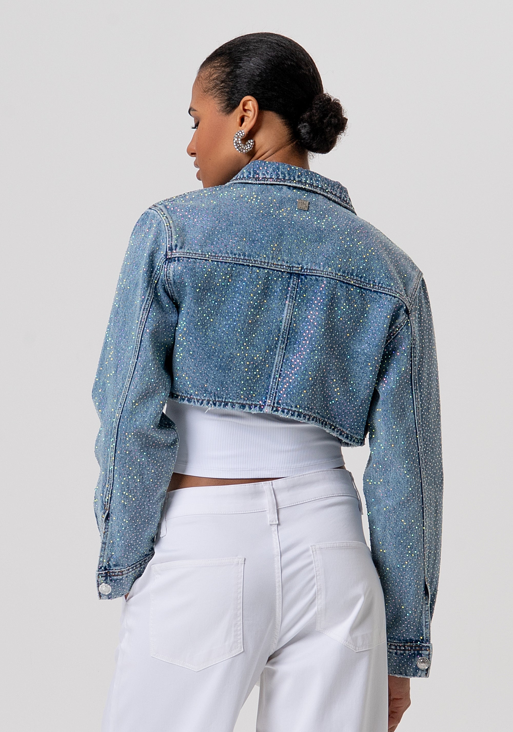 Giacca cropped in denim con lavaggio  medio e strass FP26SJ4011D471O1-437 Fracomina