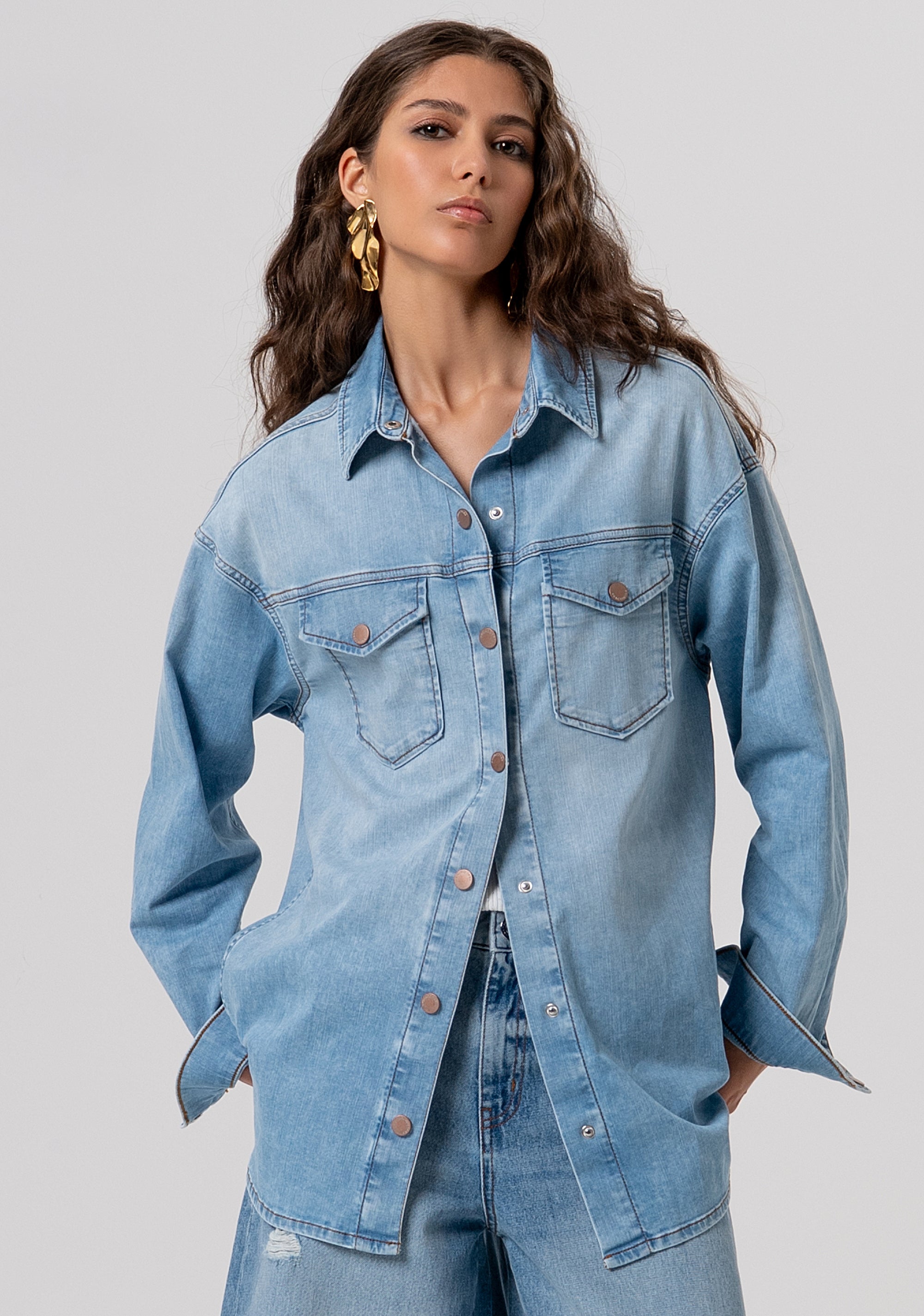 Camicia over in denim con lavaggio bleached FP26ST6031D45003-062 Fracomina