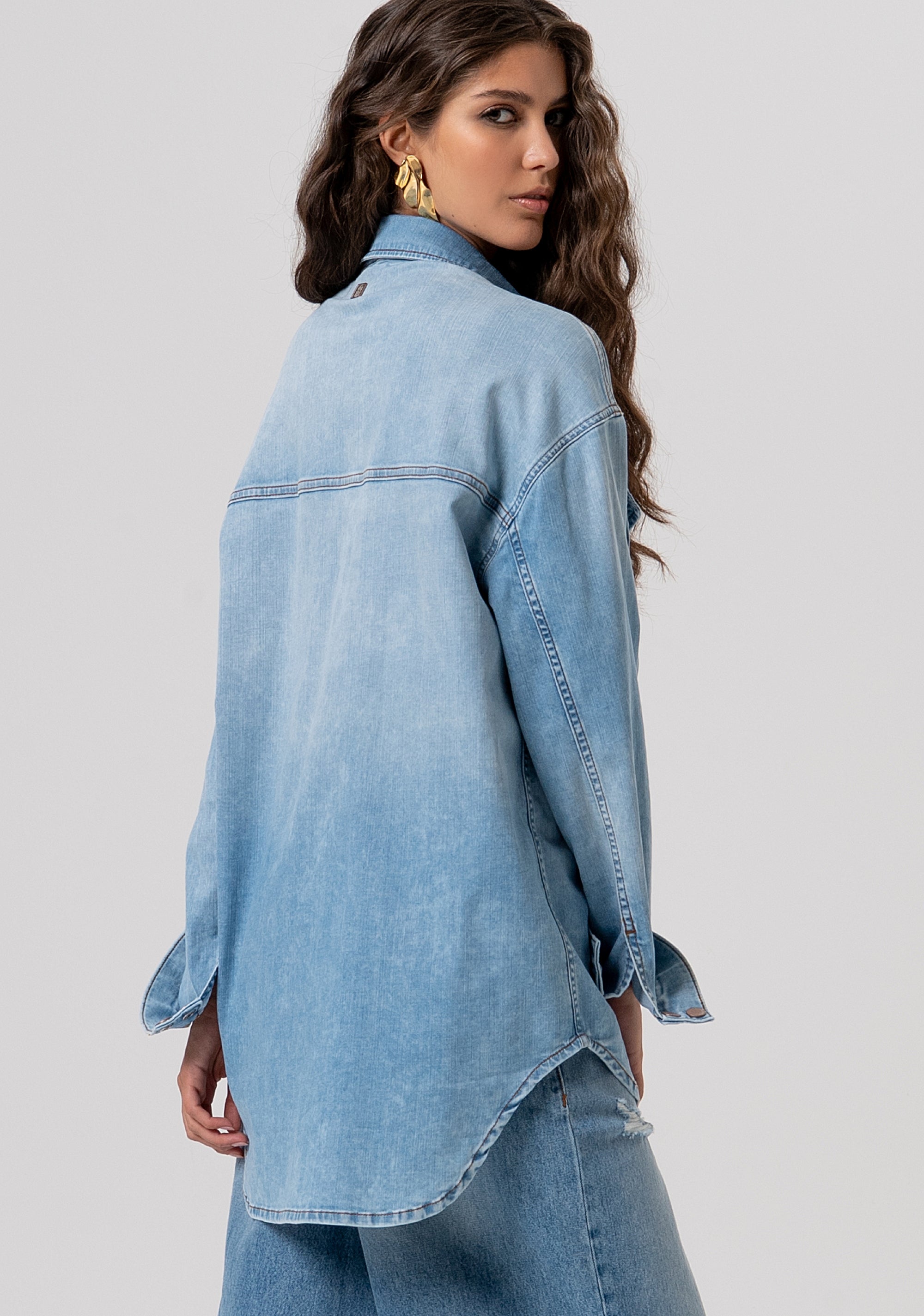 Camicia over in denim con lavaggio bleached FP26ST6031D45003-062 Fracomina