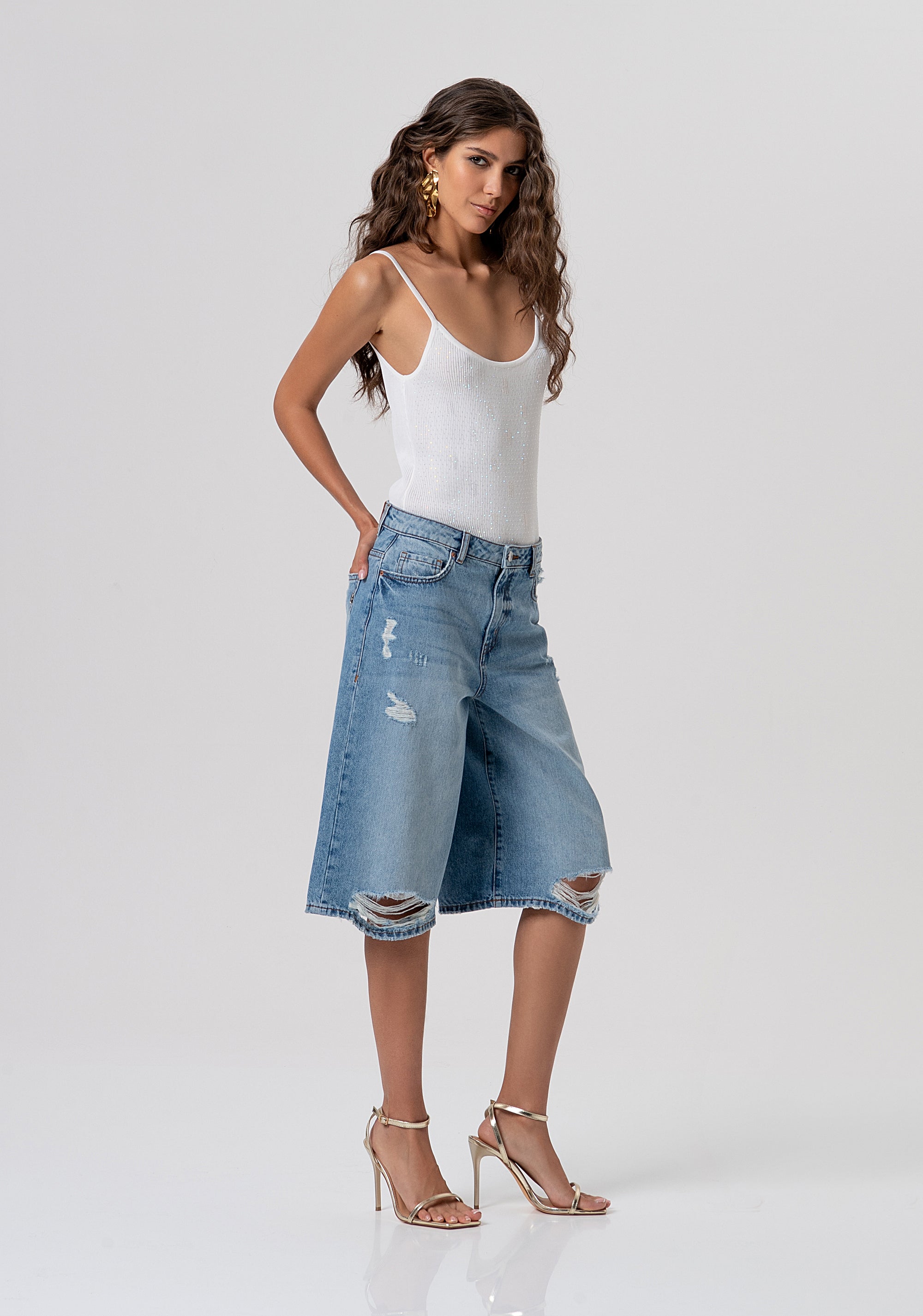 Bermuda regular in denim con lavaggio medio e strappi FP26SV6019D471O1-437 Fracomina