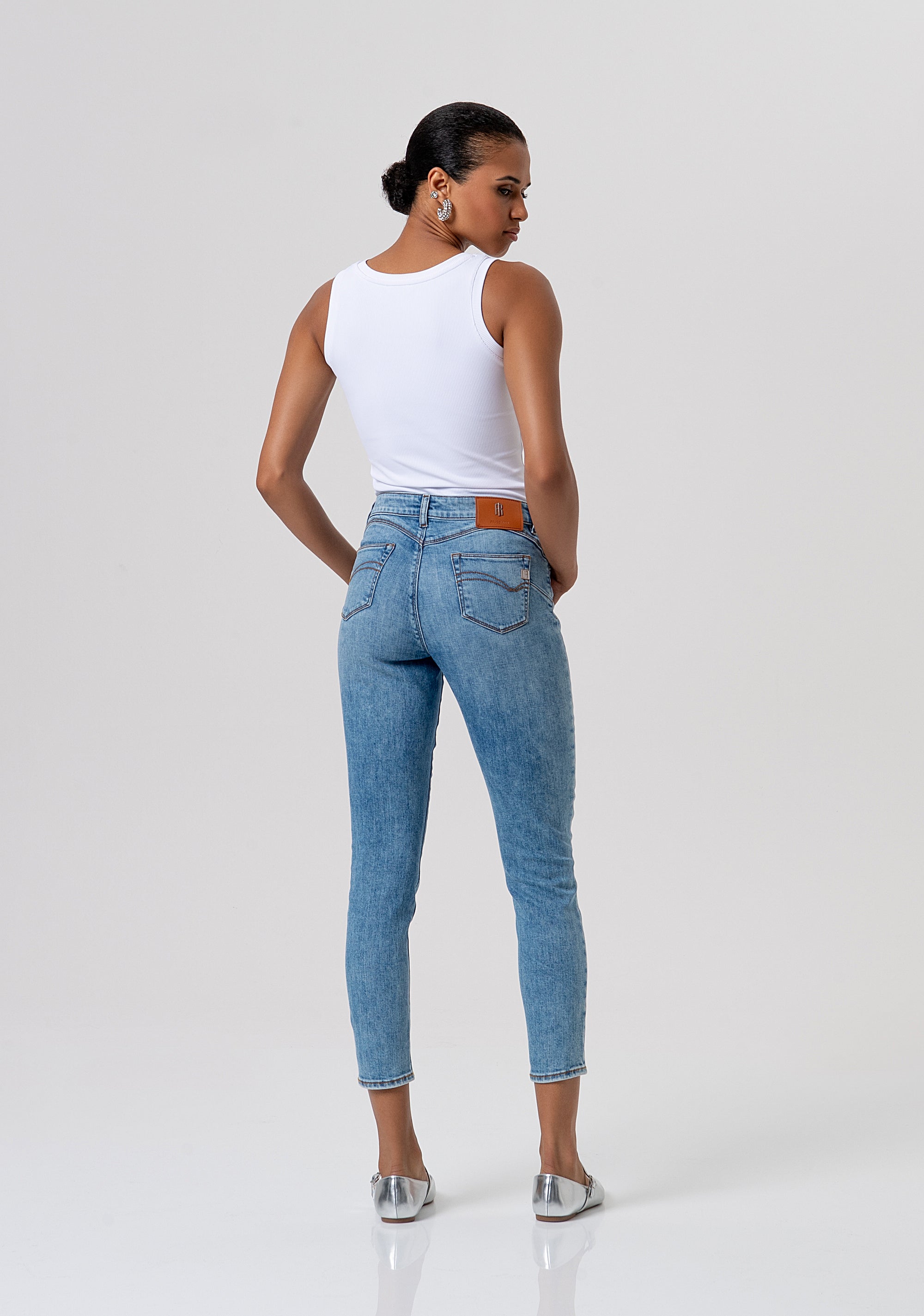 Jeans slim effetto push up in denim con lavaggio bleached FP26SV8000D45003-062 Fracomina