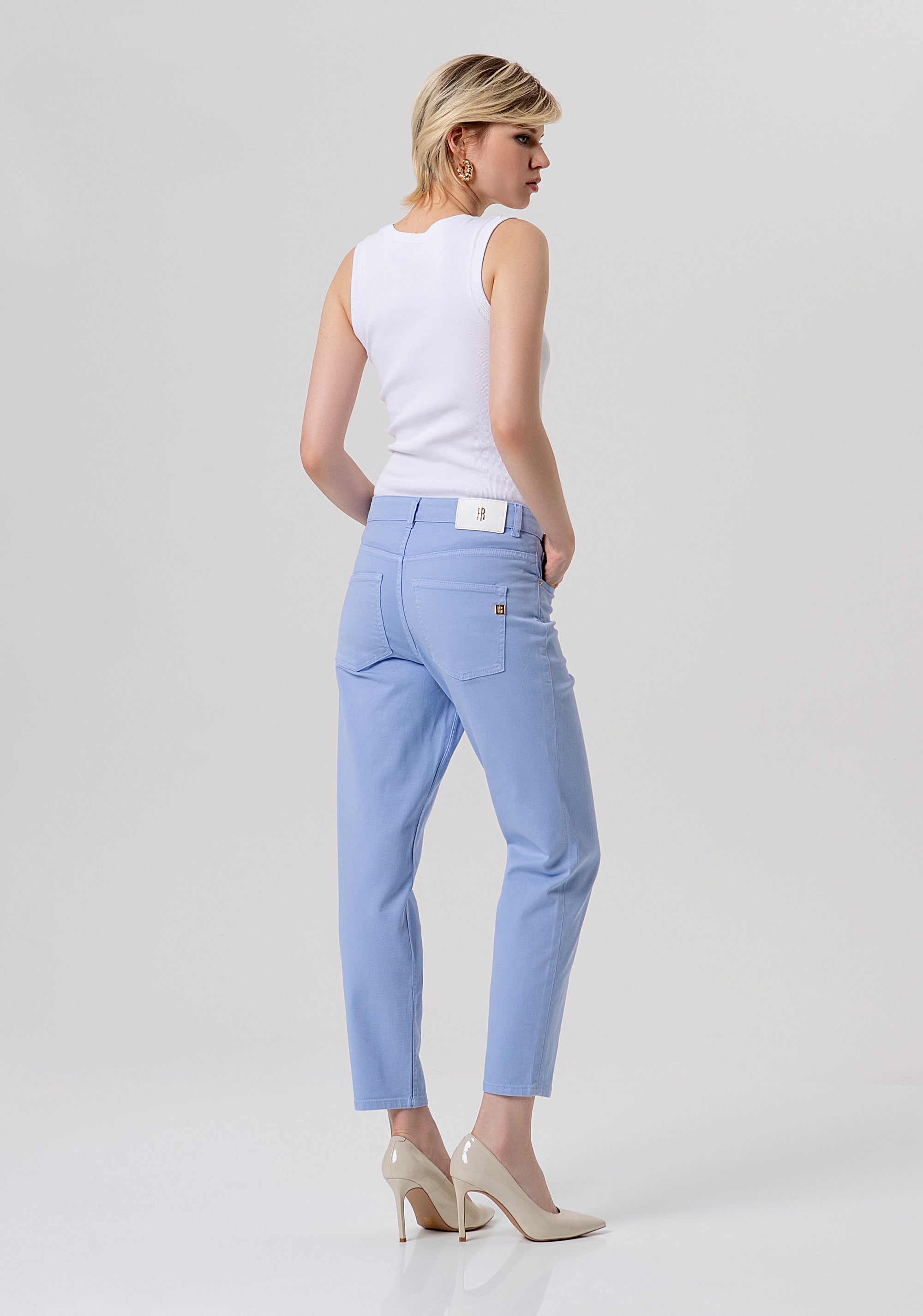 Pantalone carrot mom fit in tessuto bull FP26SVD005W61501-175 Fracomina