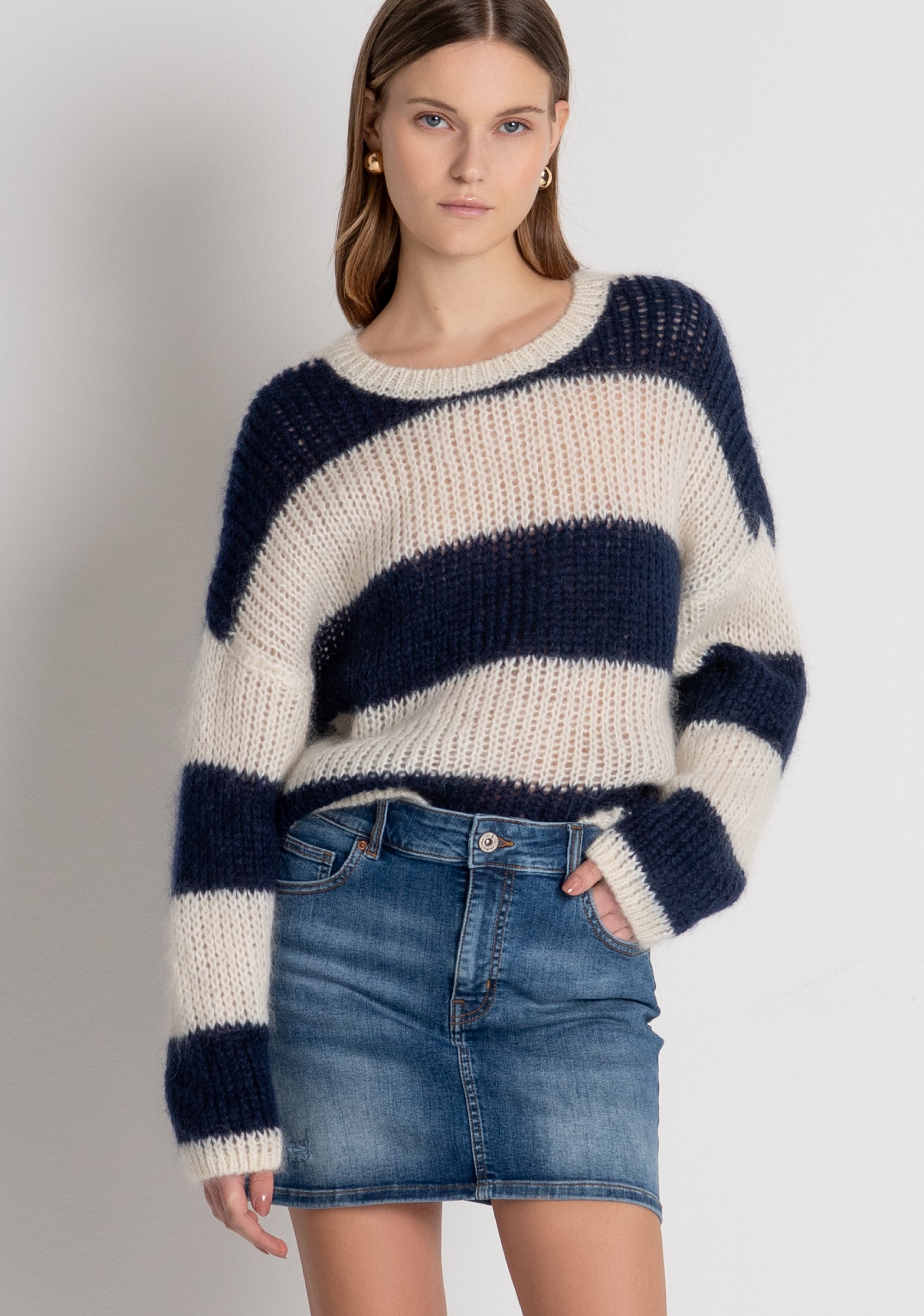 Gonna slim mini in denim con lavaggio medio FRACOMINA — immagine 2 di 6