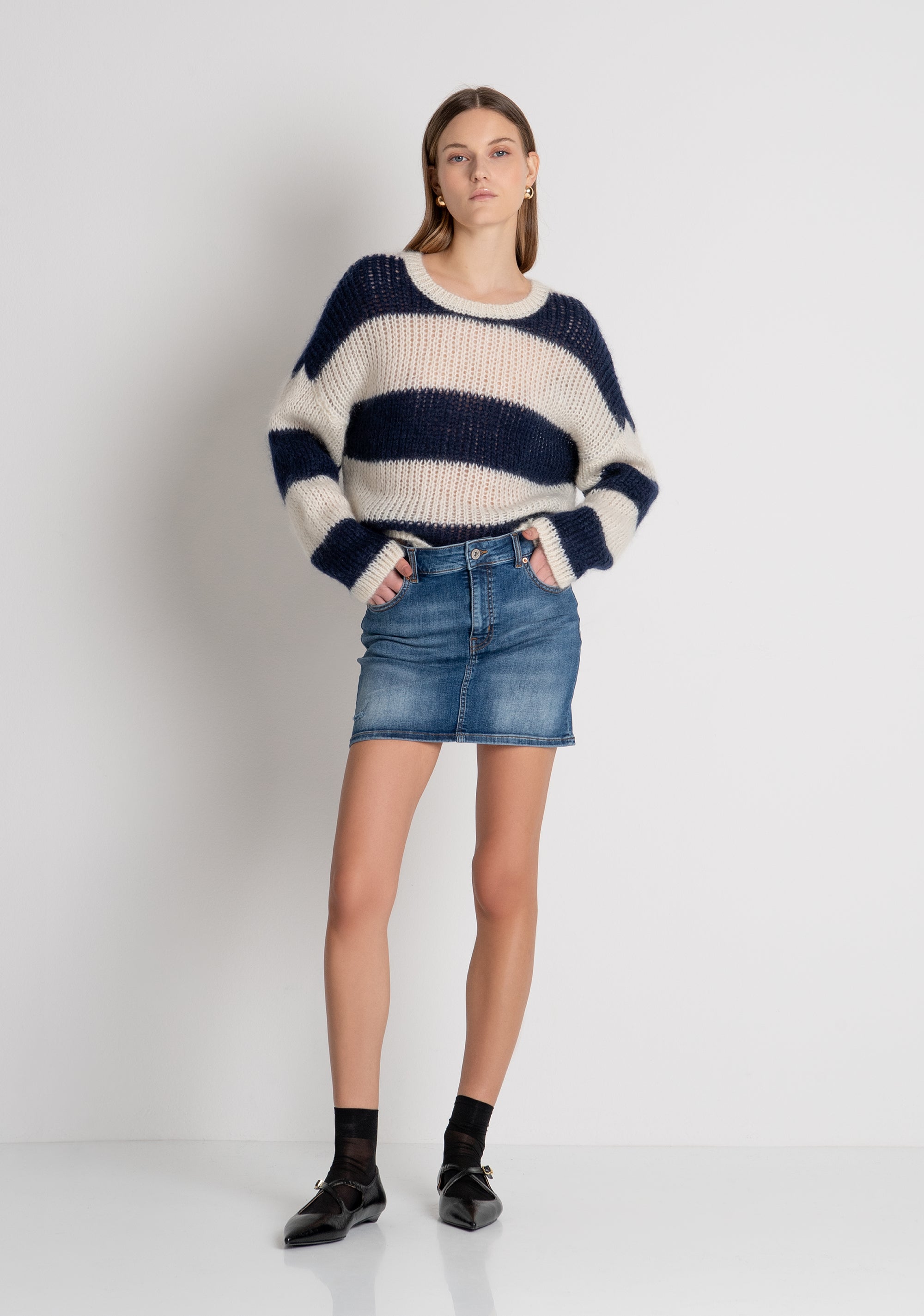 Gonna slim mini in denim con lavaggio medio FRACOMINA — immagine 3 di 6