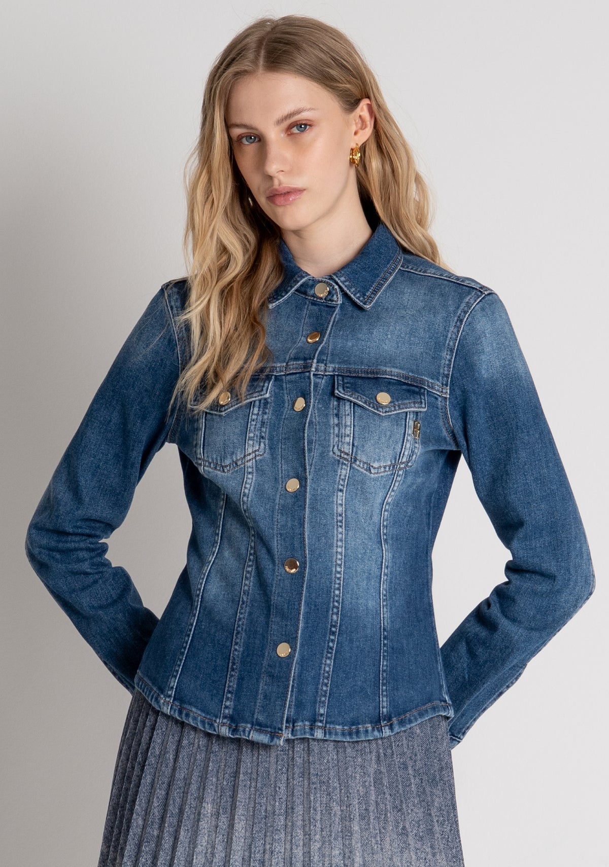 Camicia regular in denim con lavaggio vintage FP26WT6020D460P2 FRACOMINA