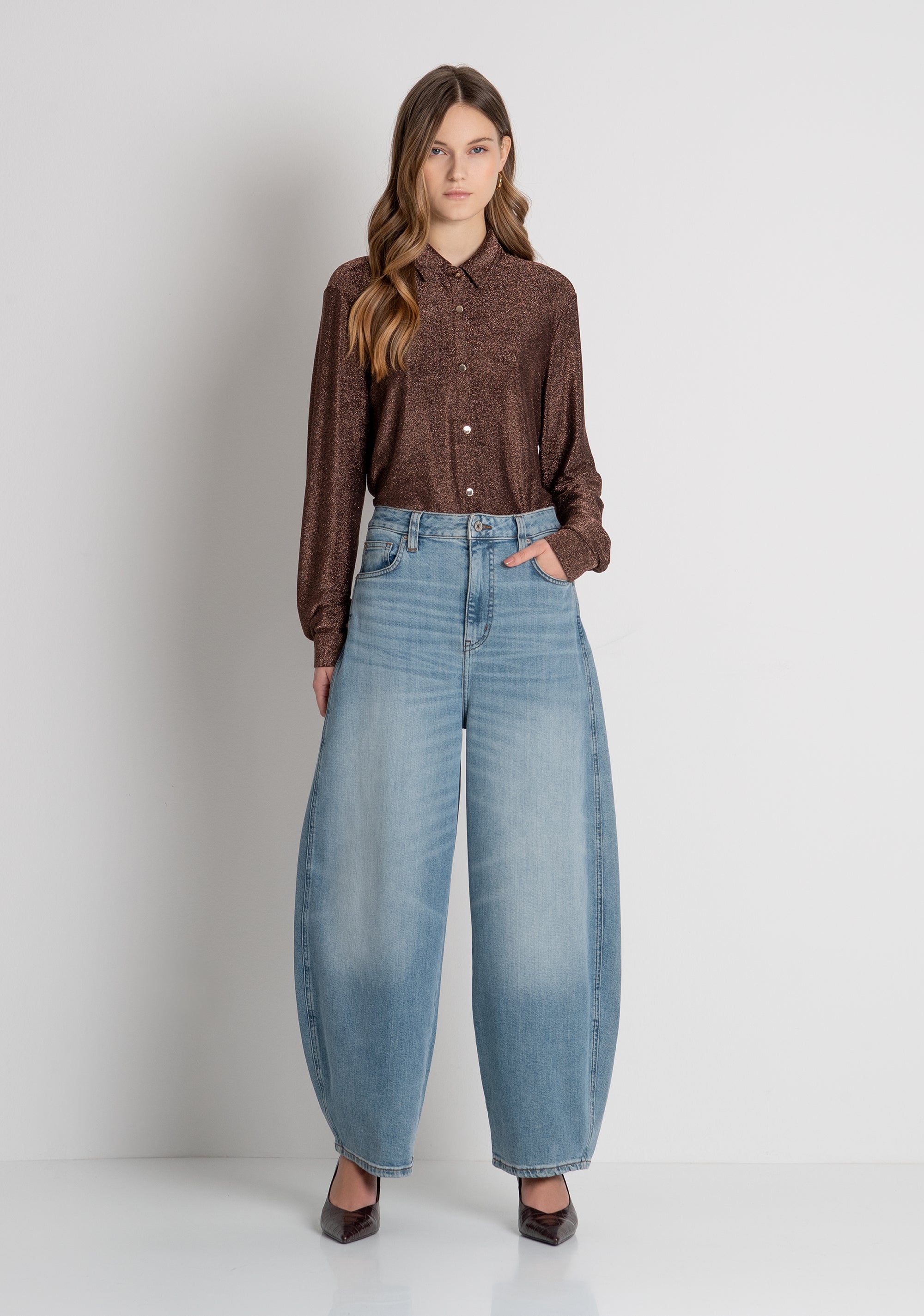 Jeans carrot balloon in denim con lavaggio medio chiaro FP26WVD006D45003 FRACOMINA