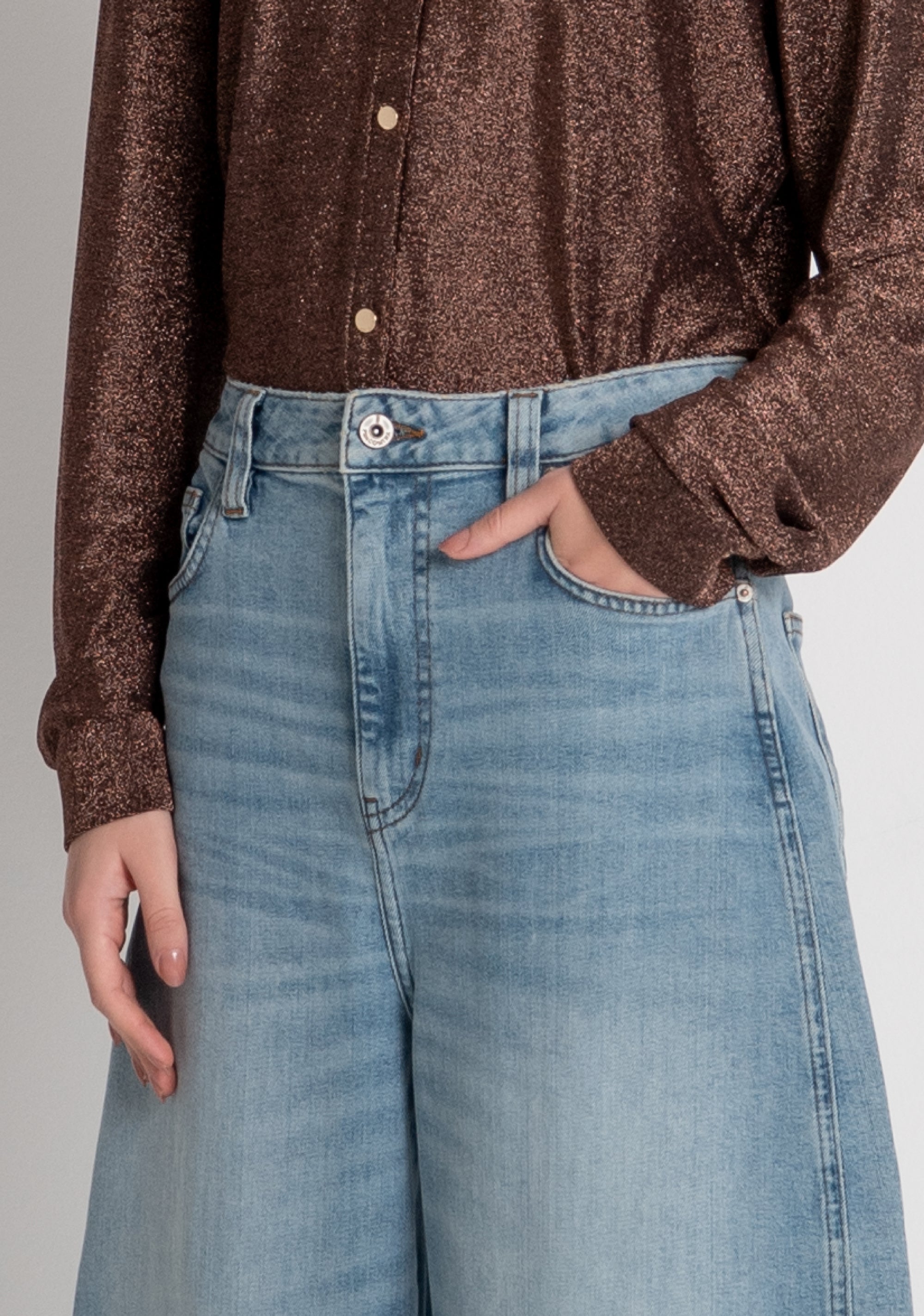 Jeans carrot balloon in denim con lavaggio medio chiaro FP26WVD006D45003 FRACOMINA