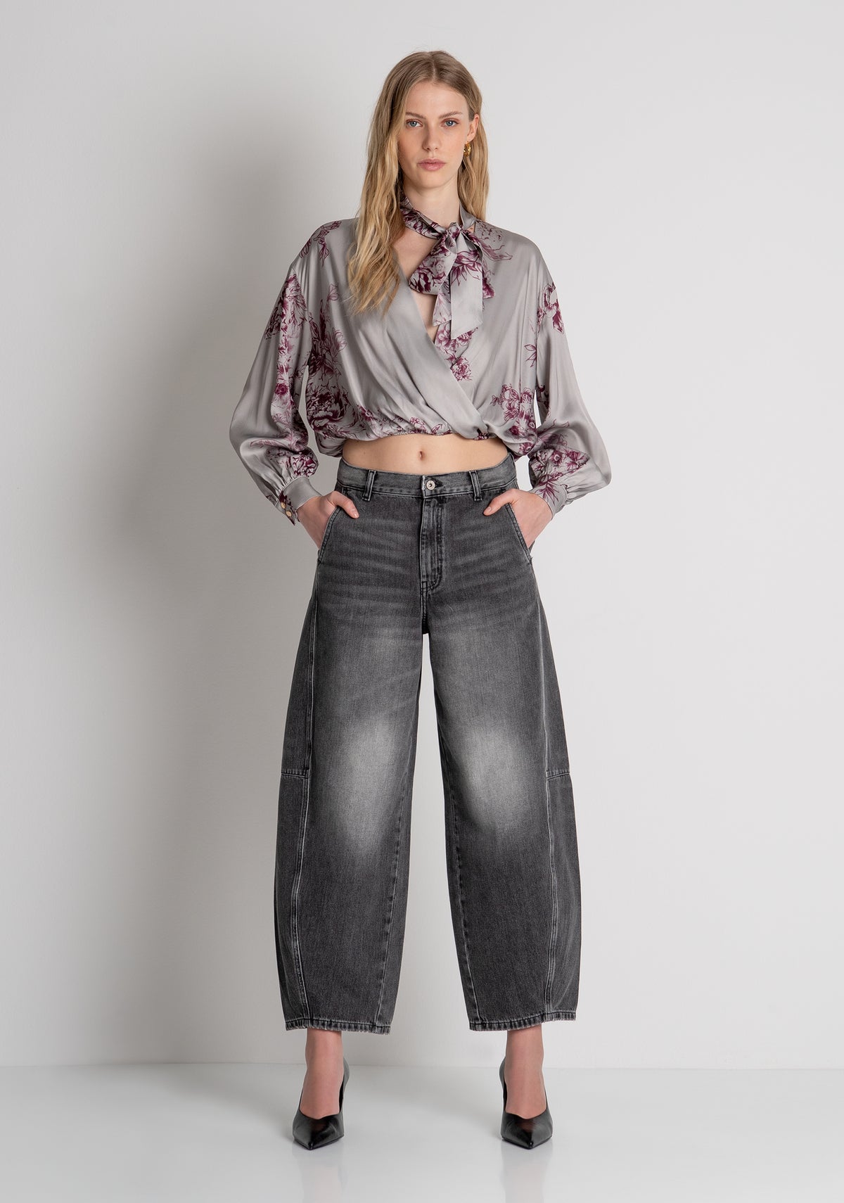 Jeans carrot balloon in denim black con lavaggio medio FP26WVD012D41993 FRACOMINA
