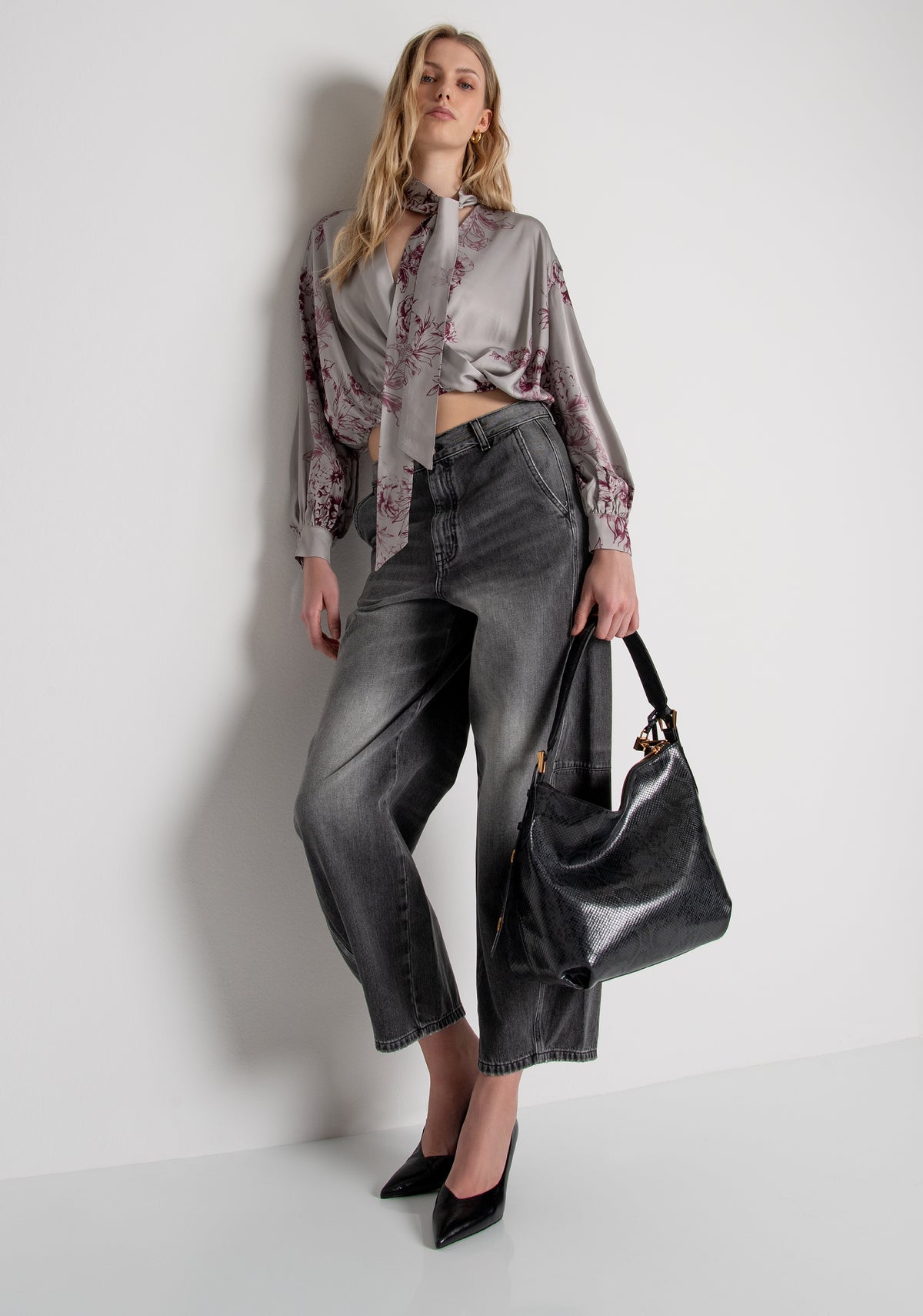 Jeans carrot balloon in denim black con lavaggio medio FP26WVD012D41993 FRACOMINA