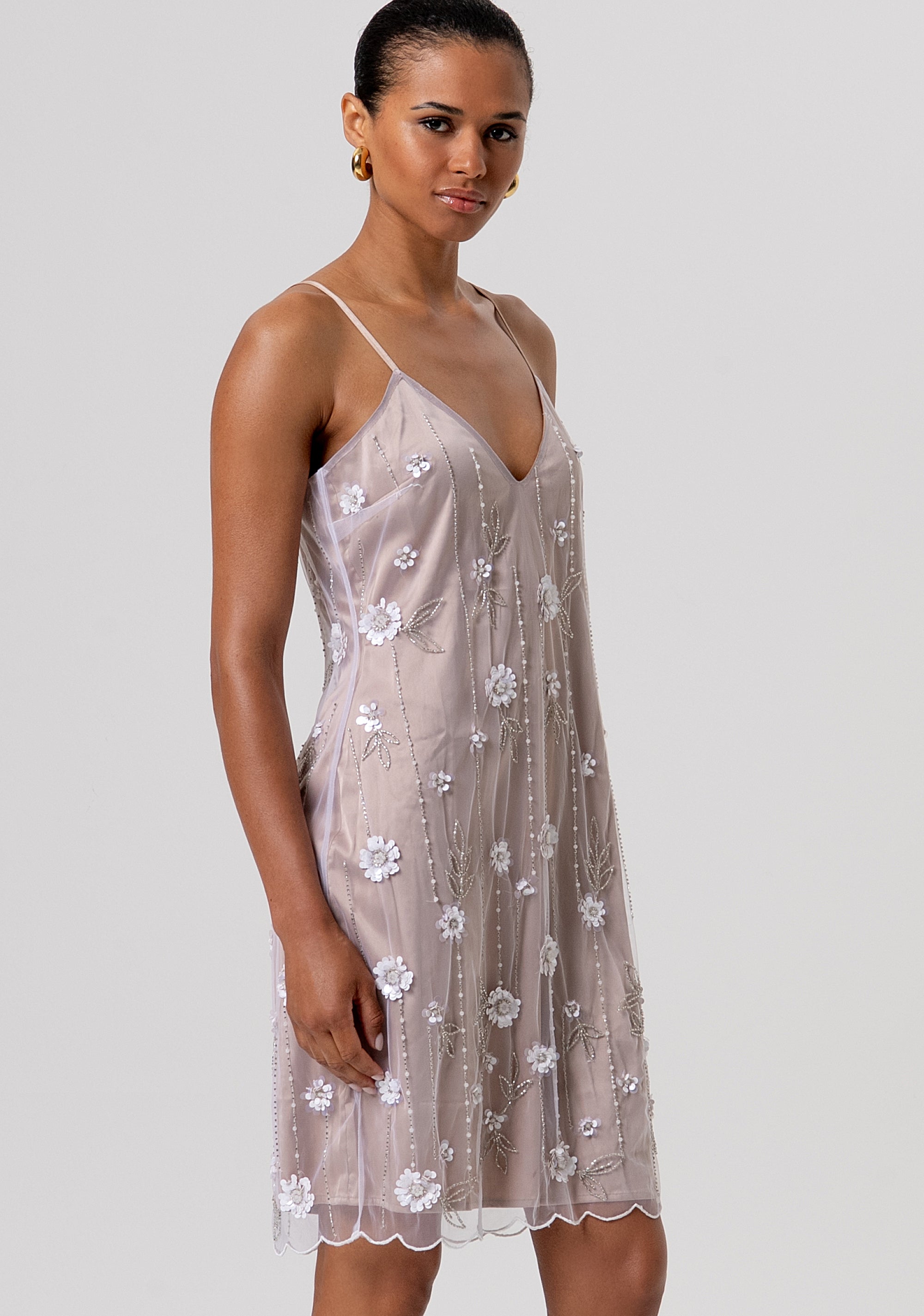 Abito senza maniche modello slip dress mini in tessuto con ricami fiori, strass e paillettes FQ26SD1012W425E5-050 Fracomina