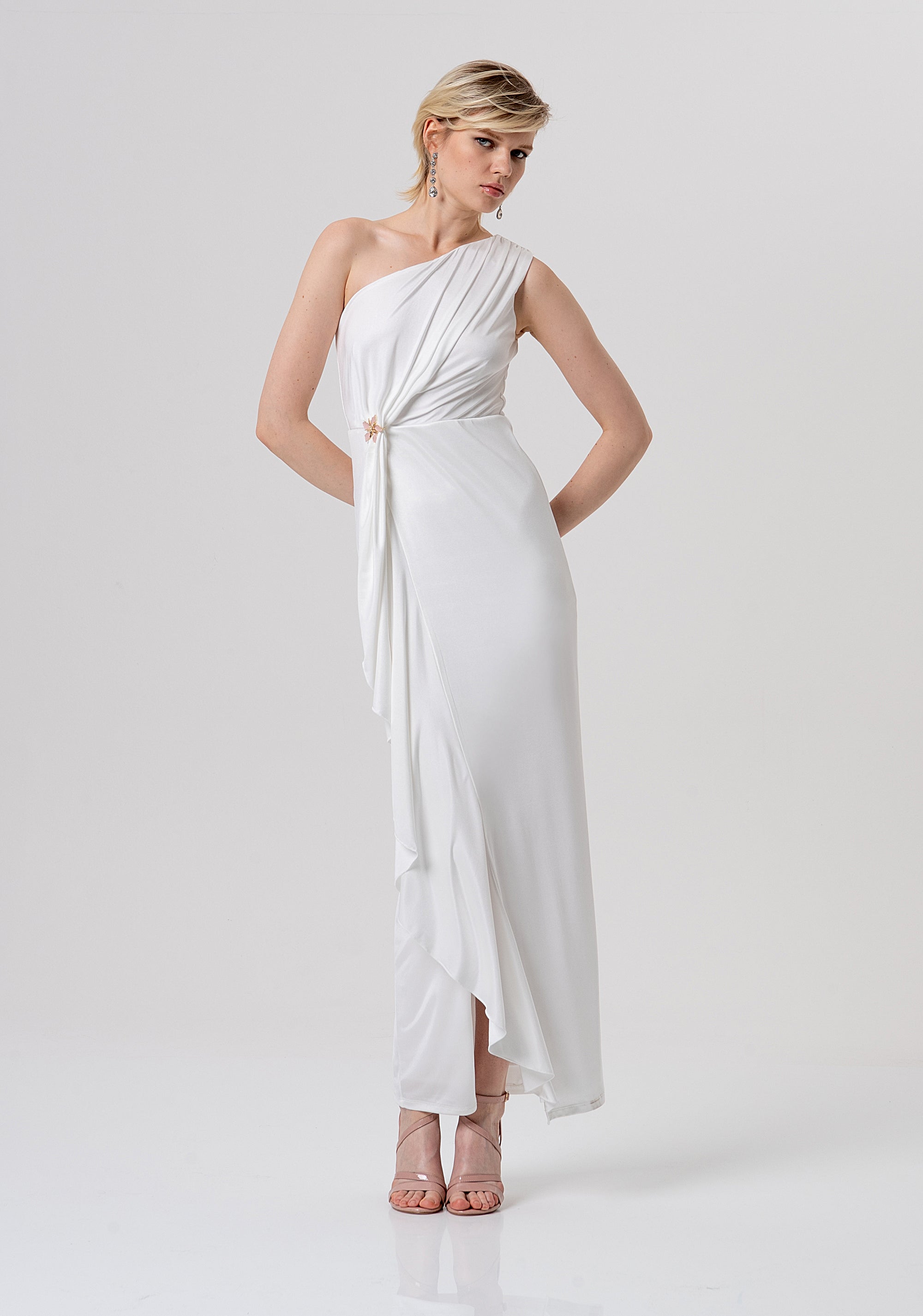 Abito slim lungo monospalla