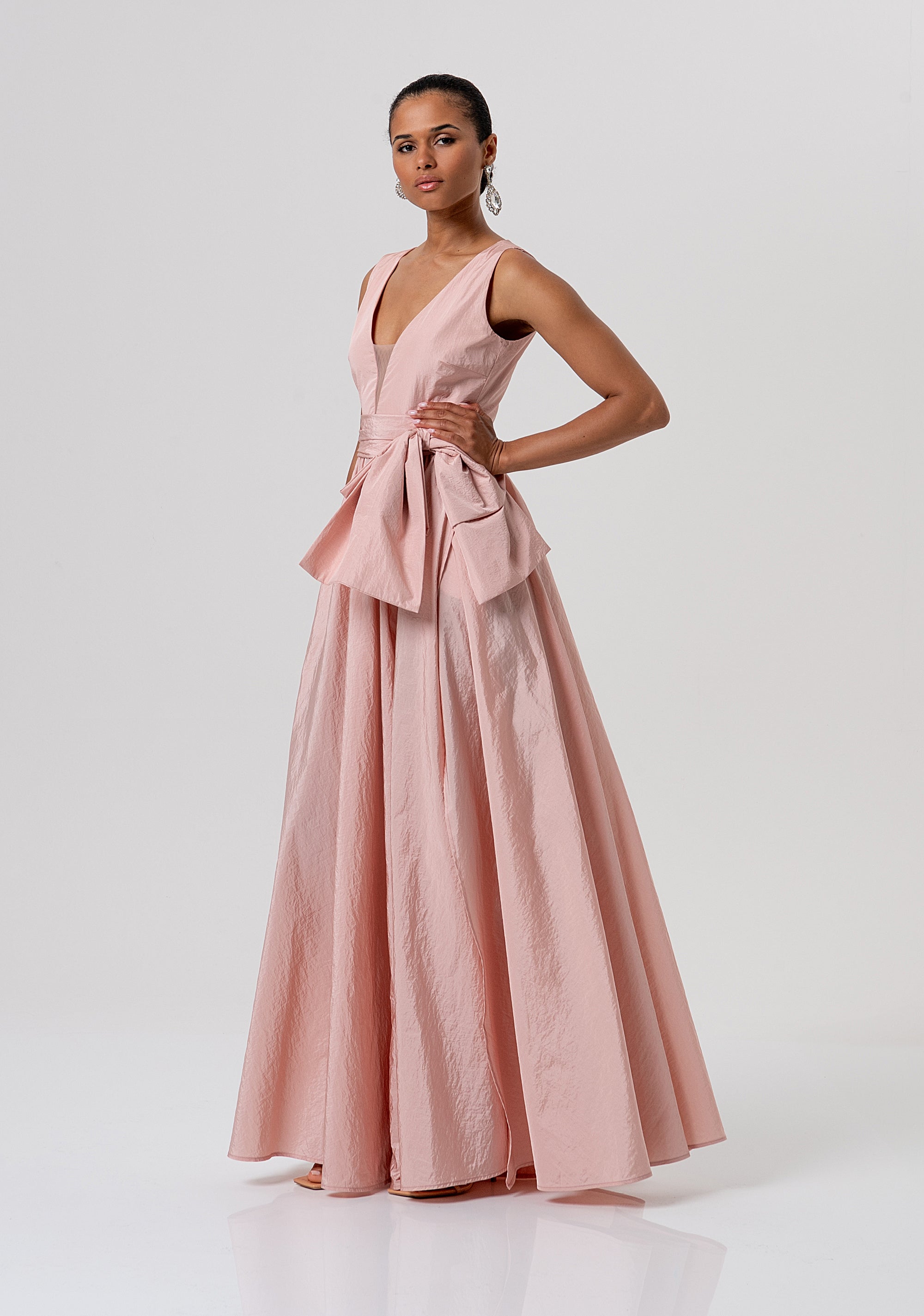 Abito senza maniche lungo in taffetà