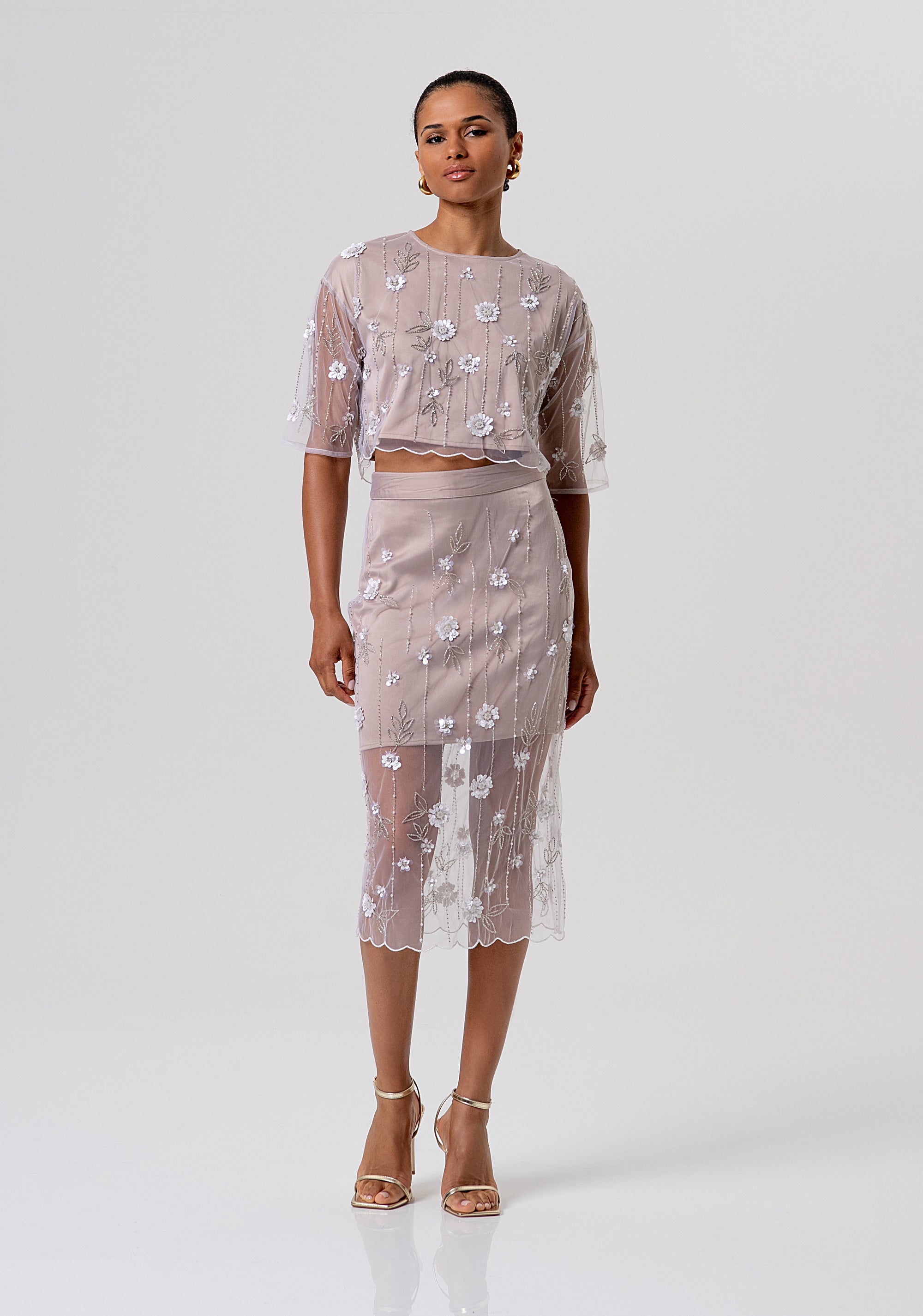Top cropped in tulle con fiori e strass applicati FQ26ST1006W425E5