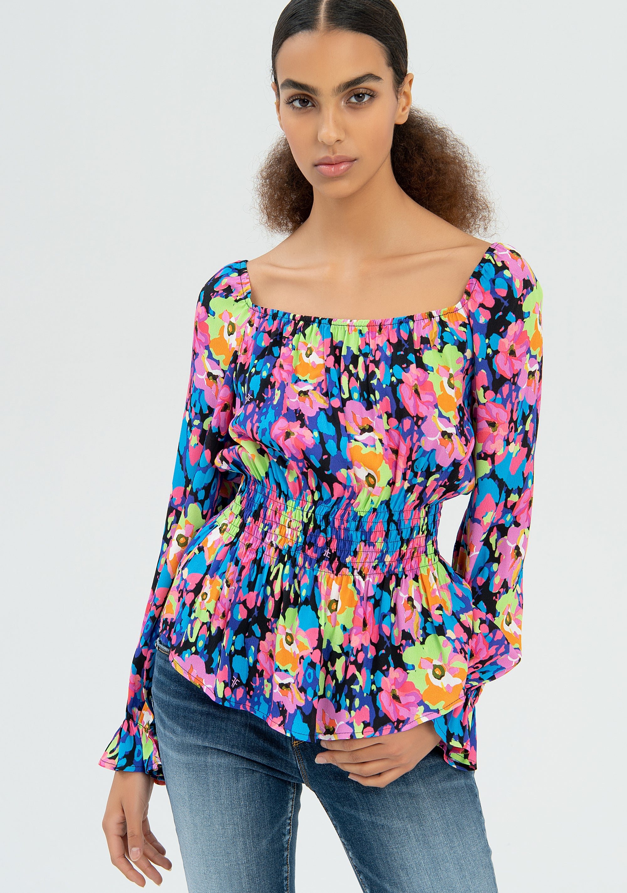 Blusa regular in fantasia floreale