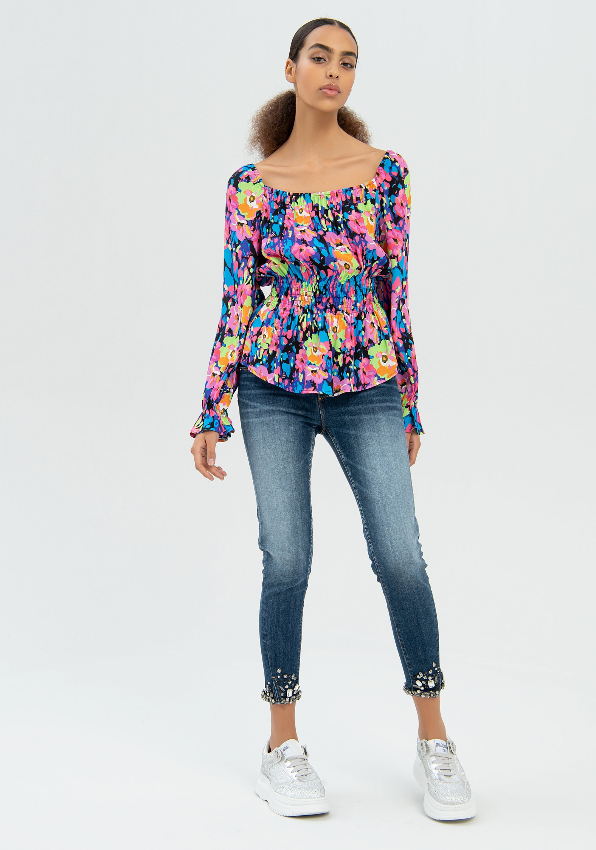 Blusa regular in fantasia floreale