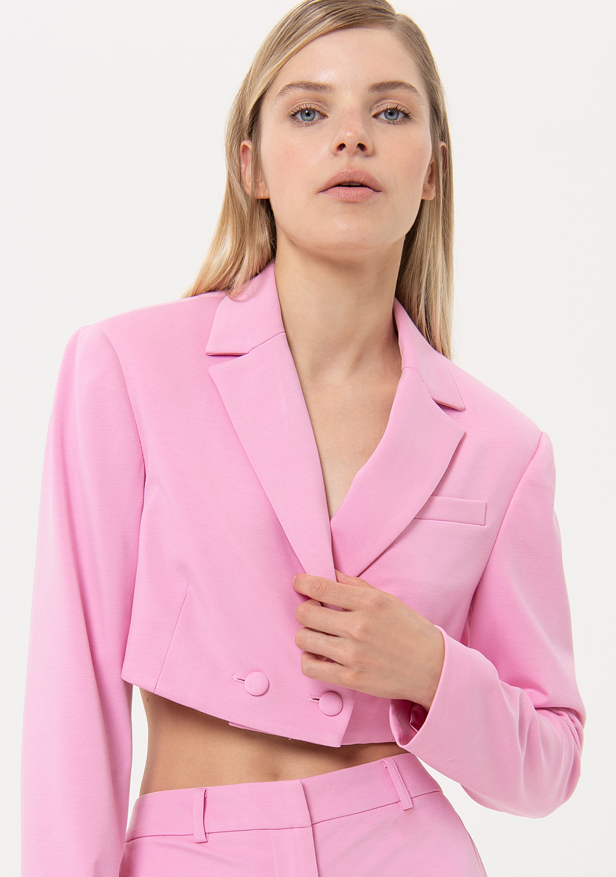 Blazer regular cropped in tessuto tecnico