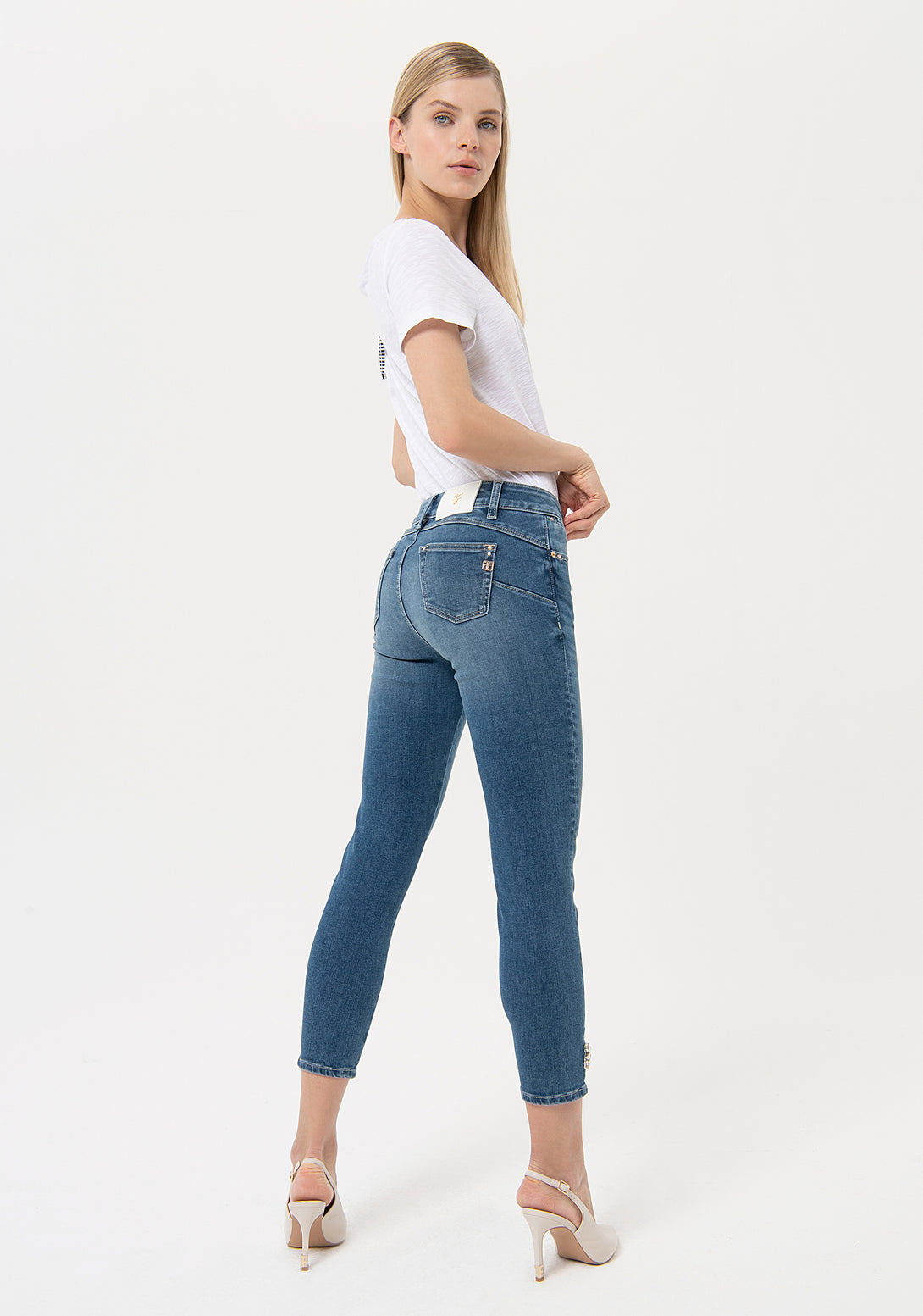 Jeans skinny effetto push up in denim con lavaggio medio FR24SV9002D408R6 Fracomina