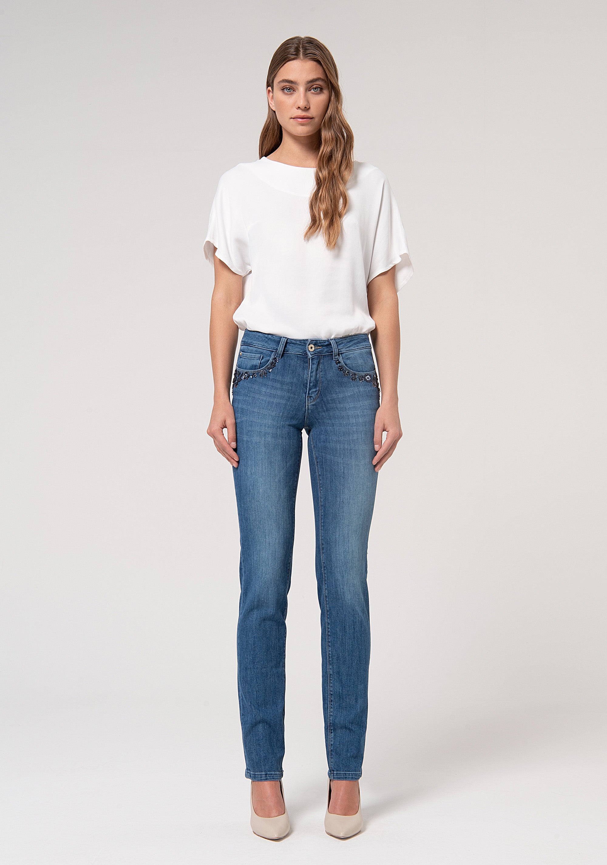 Jeans slim effetto shape up in denim con lavaggio medio FR24WV2015D460R9-349 Fracomina