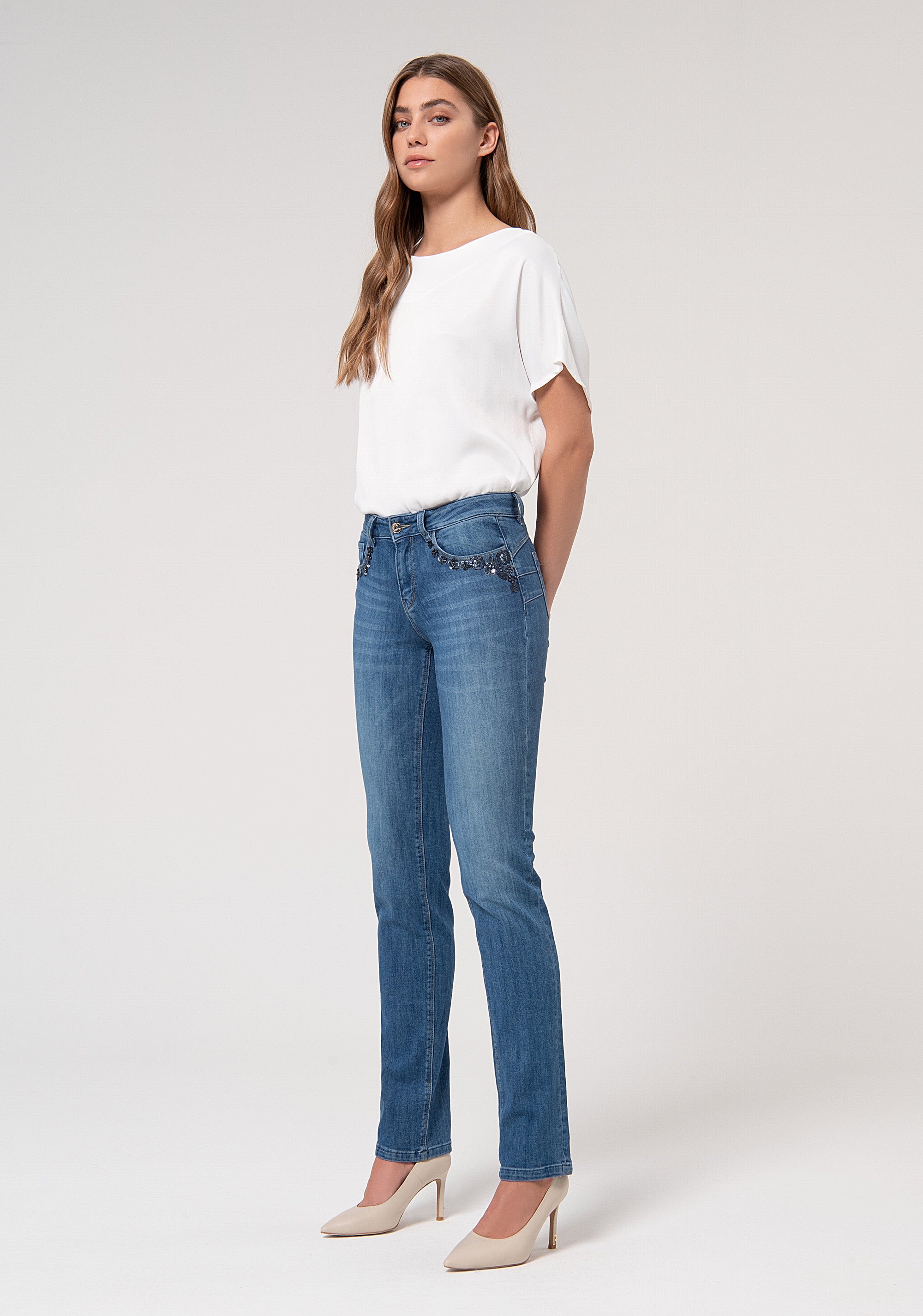 Jeans slim effetto shape up in denim con lavaggio medio FR24WV2015D460R9-349 Fracomina