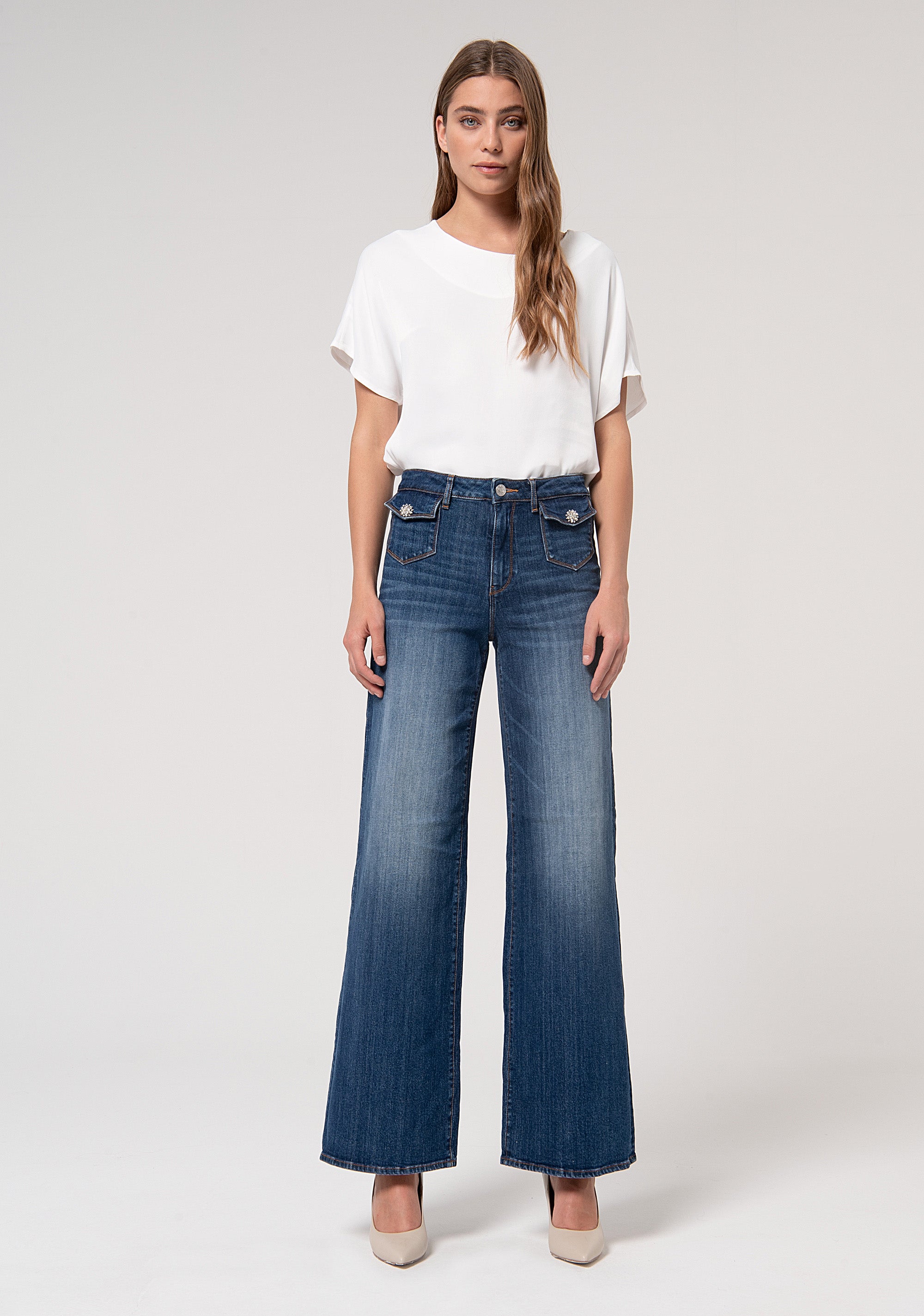 Jeans flare in denim con lavaggio medio FR24WV3011D40902-A99 Fracomina