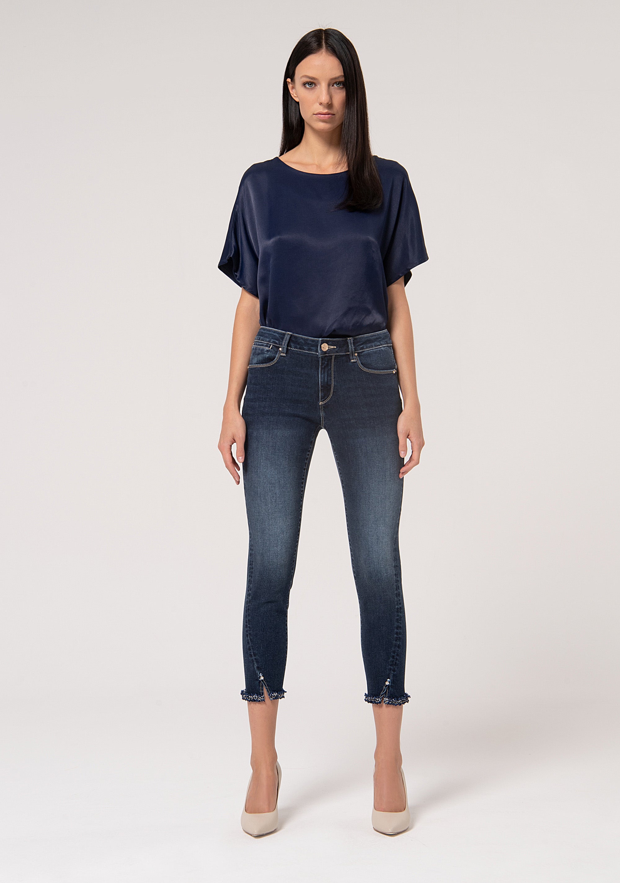 Jeans cropped effetto shape up in denim con lavaggio scuro FR24WV9002D40901-117 Fracomina