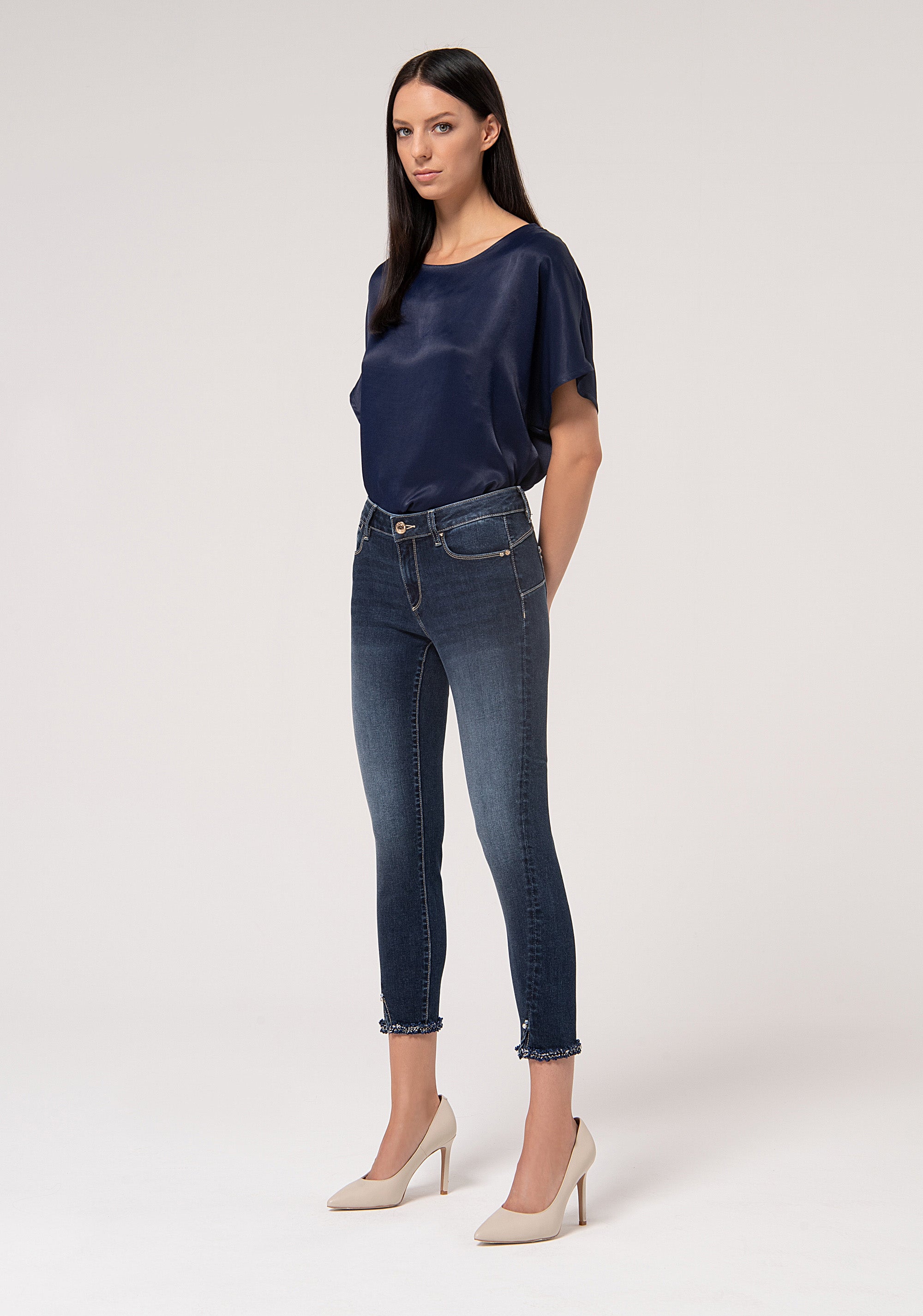 Jeans cropped effetto shape up in denim con lavaggio scuro