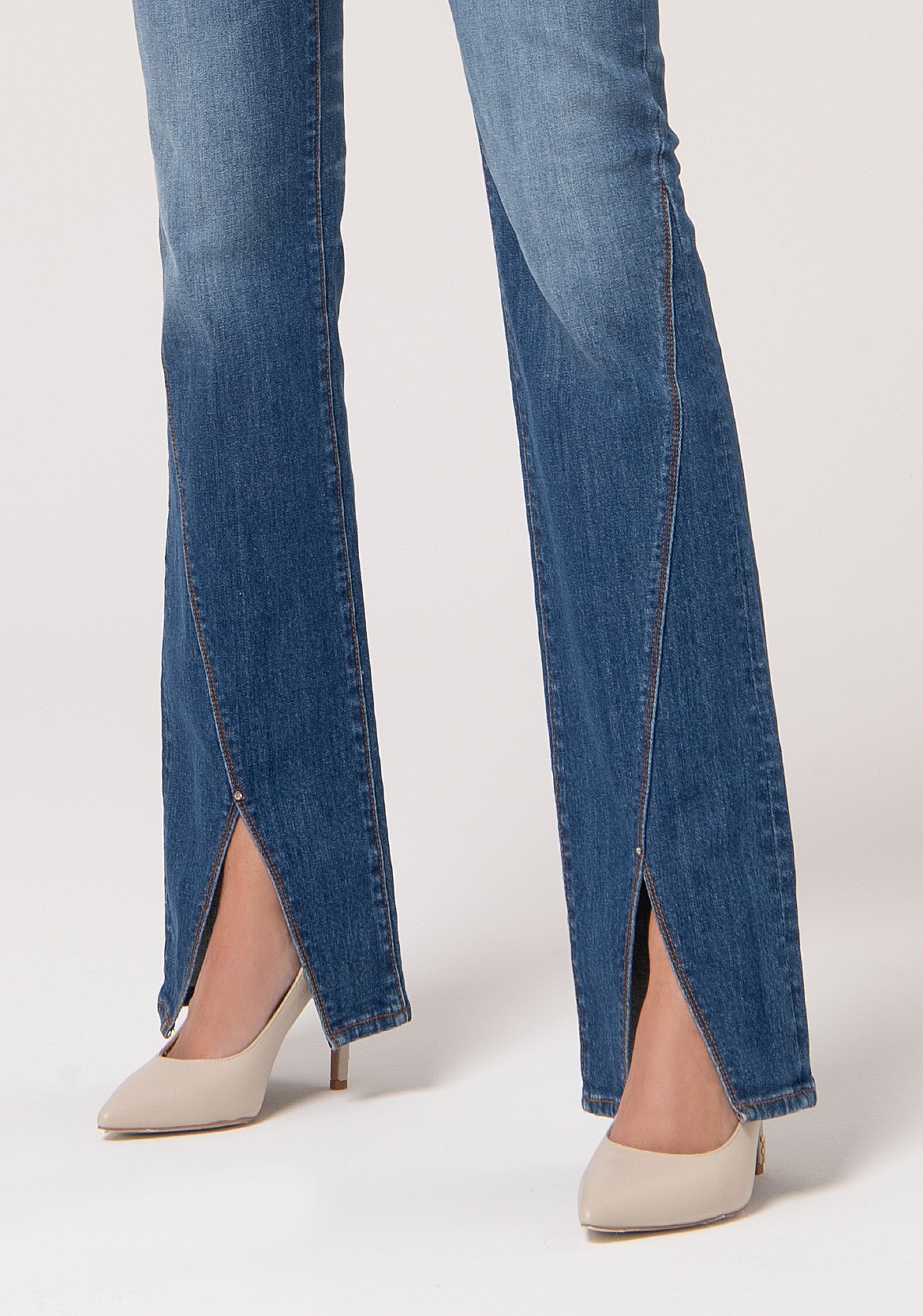 Jeans bootcut in denim con lavaggio medio FR24WVA008D40902-A99 Fracomina