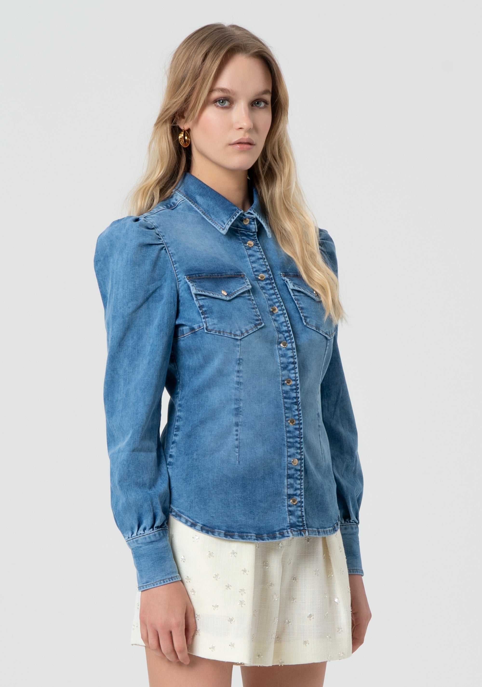 Camicia in denim con maniche a sbuffo