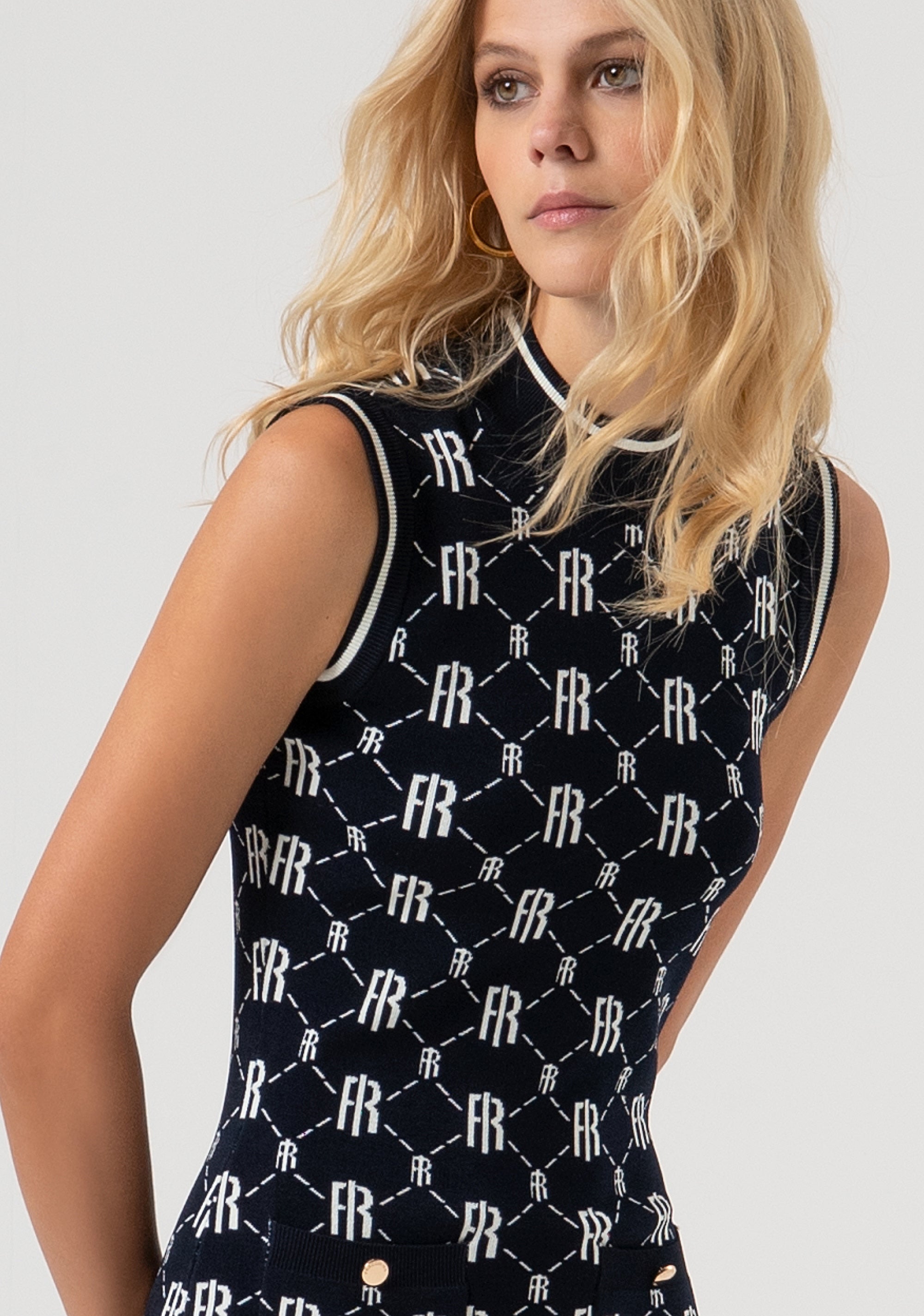 Abito slim mini in jacquard logo FR25WD5012K414F8-968 Fracomina