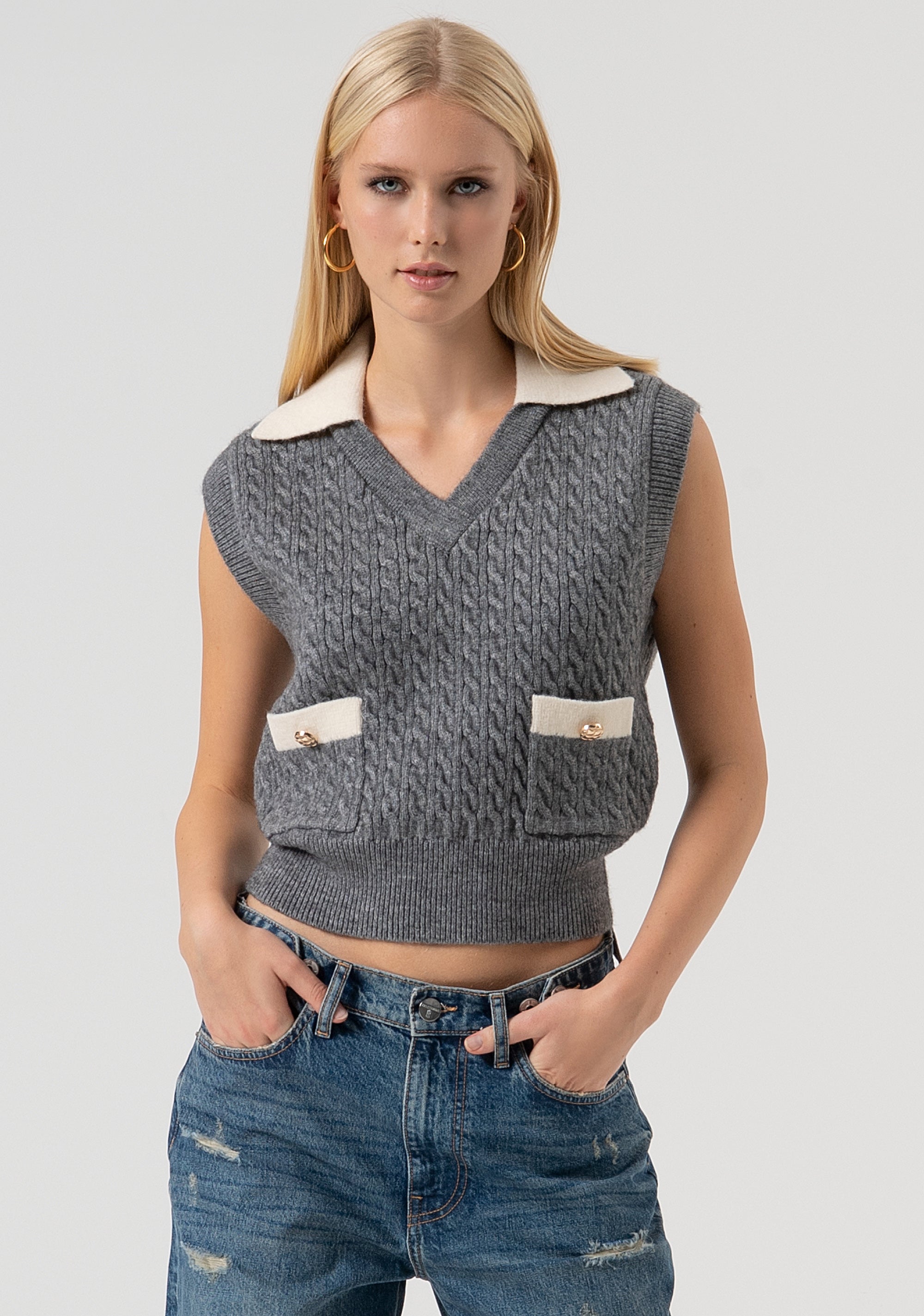 Gilet regular in maglia con punto treccia FR25WJ5011K55401-T55 Fracomina
