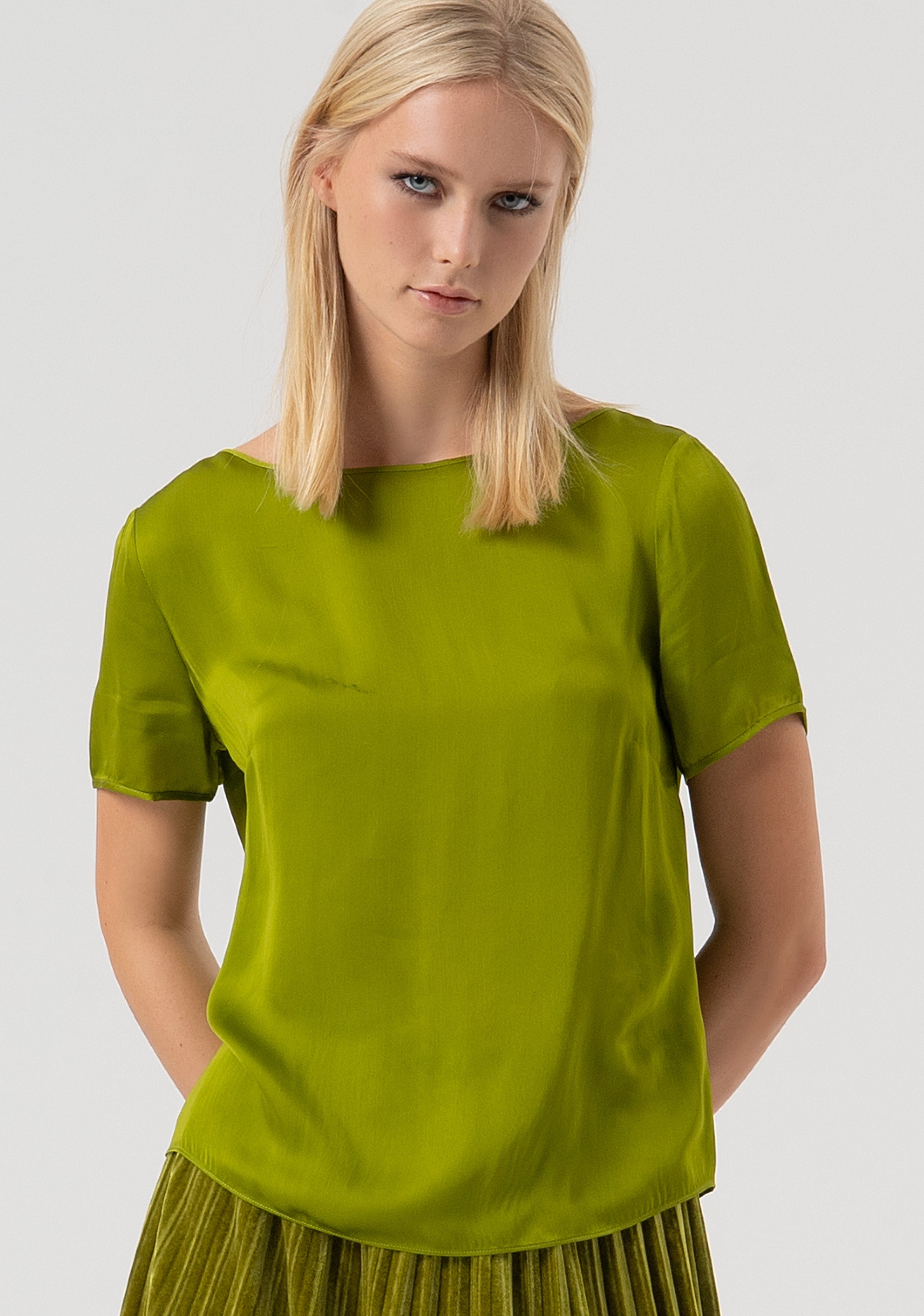 Blusa regular in raso con seta FR25WT1017W80701-813 Fracomina