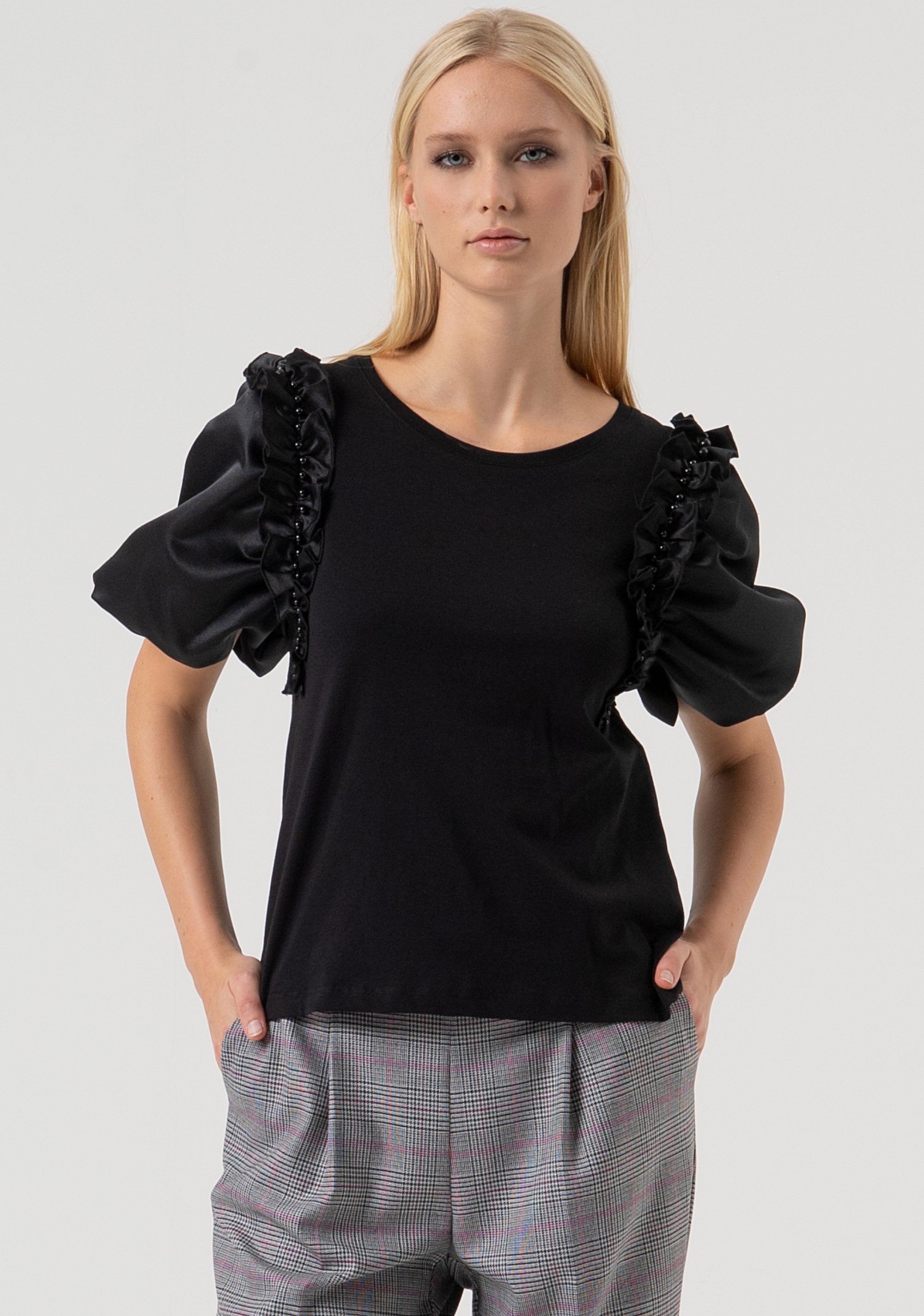 T-shirt regular in jersey con maniche a palloncino in raso FR25WT3041J400R9-053 Fracomina