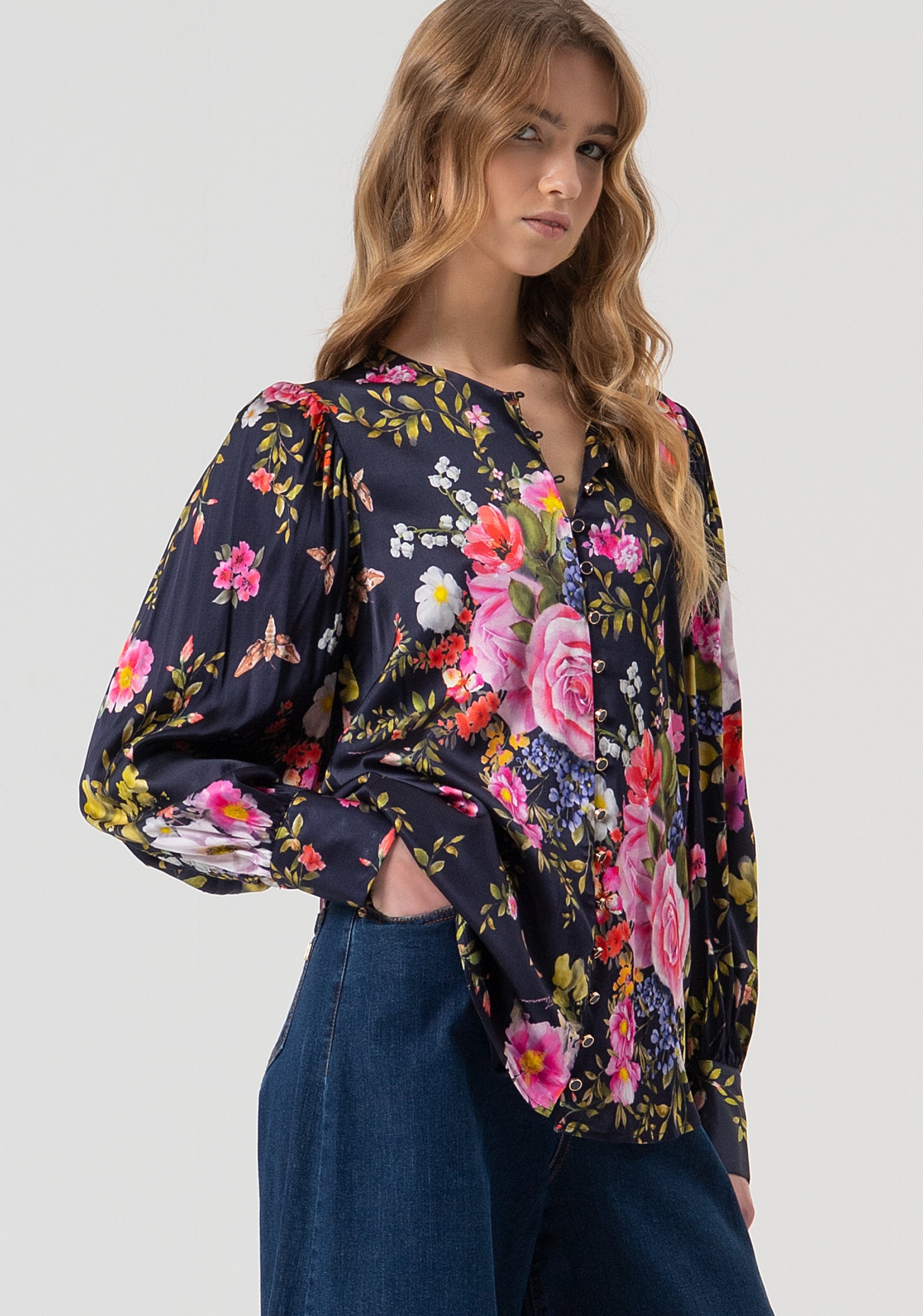 Camicia regular in fantasia floreale FR25WT6013W584K2-117 Fracomina