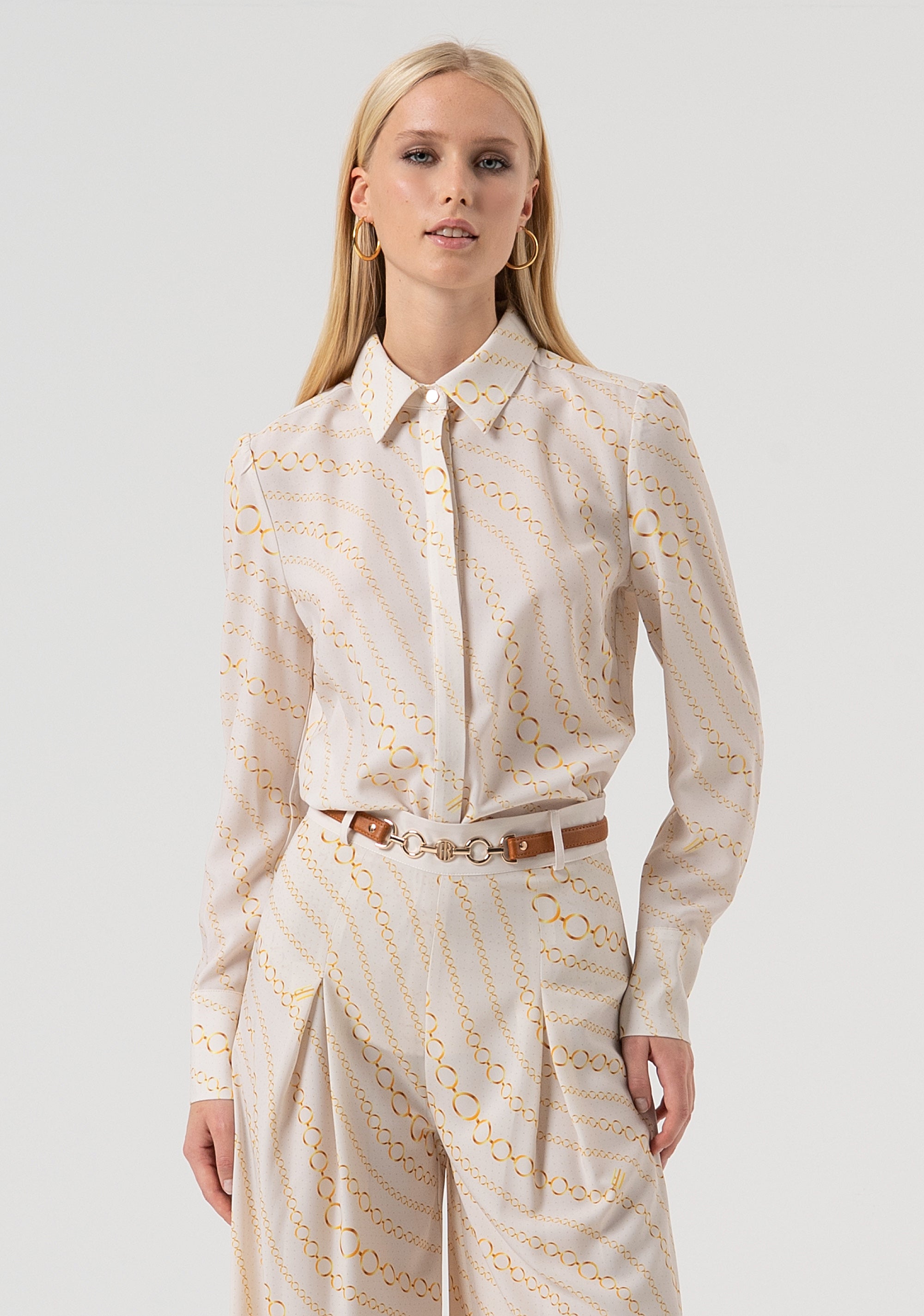 Camicia regular in fantasia geometrica FR25WT6015W428R8-508 Fracomina