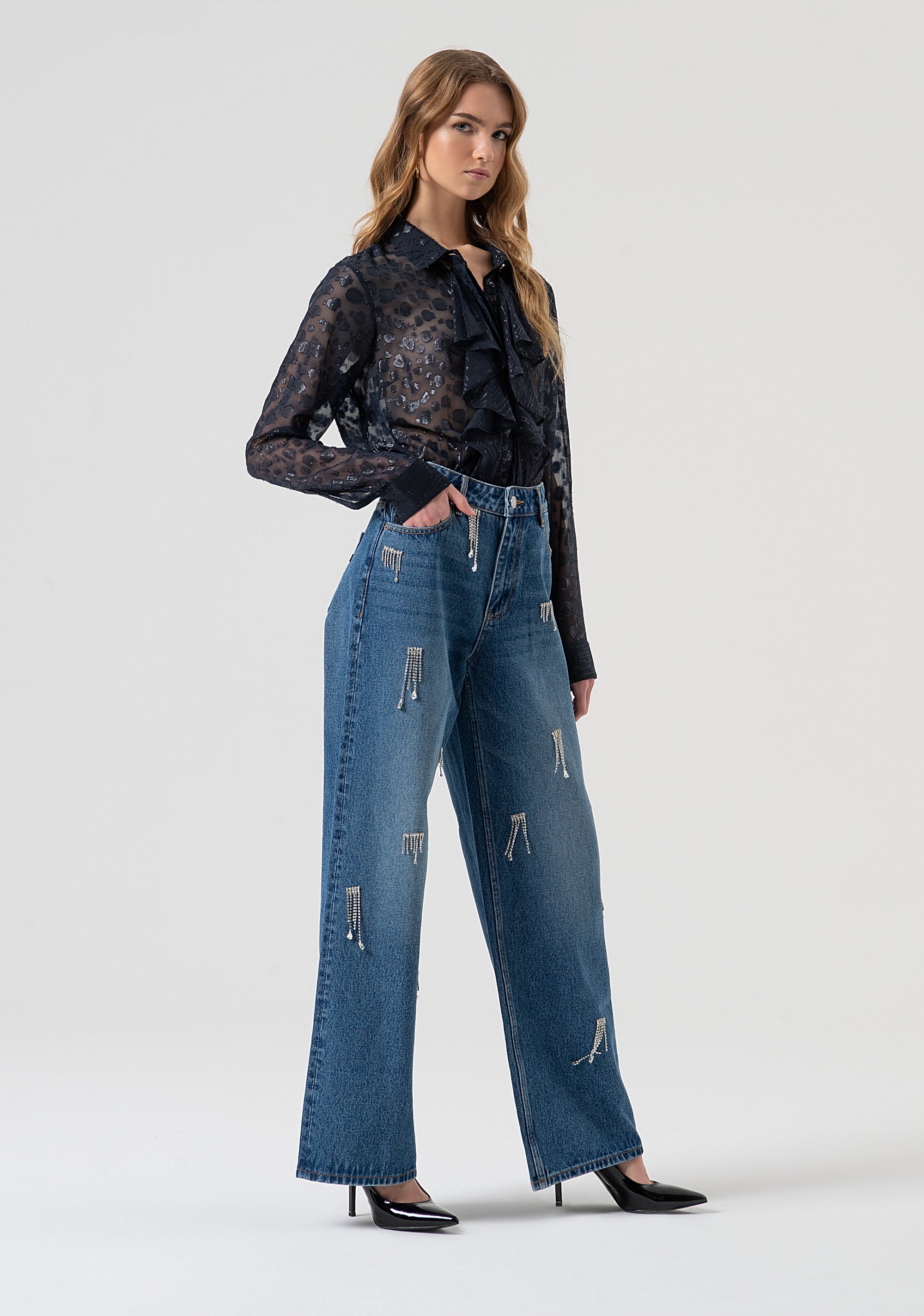 Jeans flare in denim con lavaggio medio e strass luminosi FR25WV2008D41902-349 Fracomina