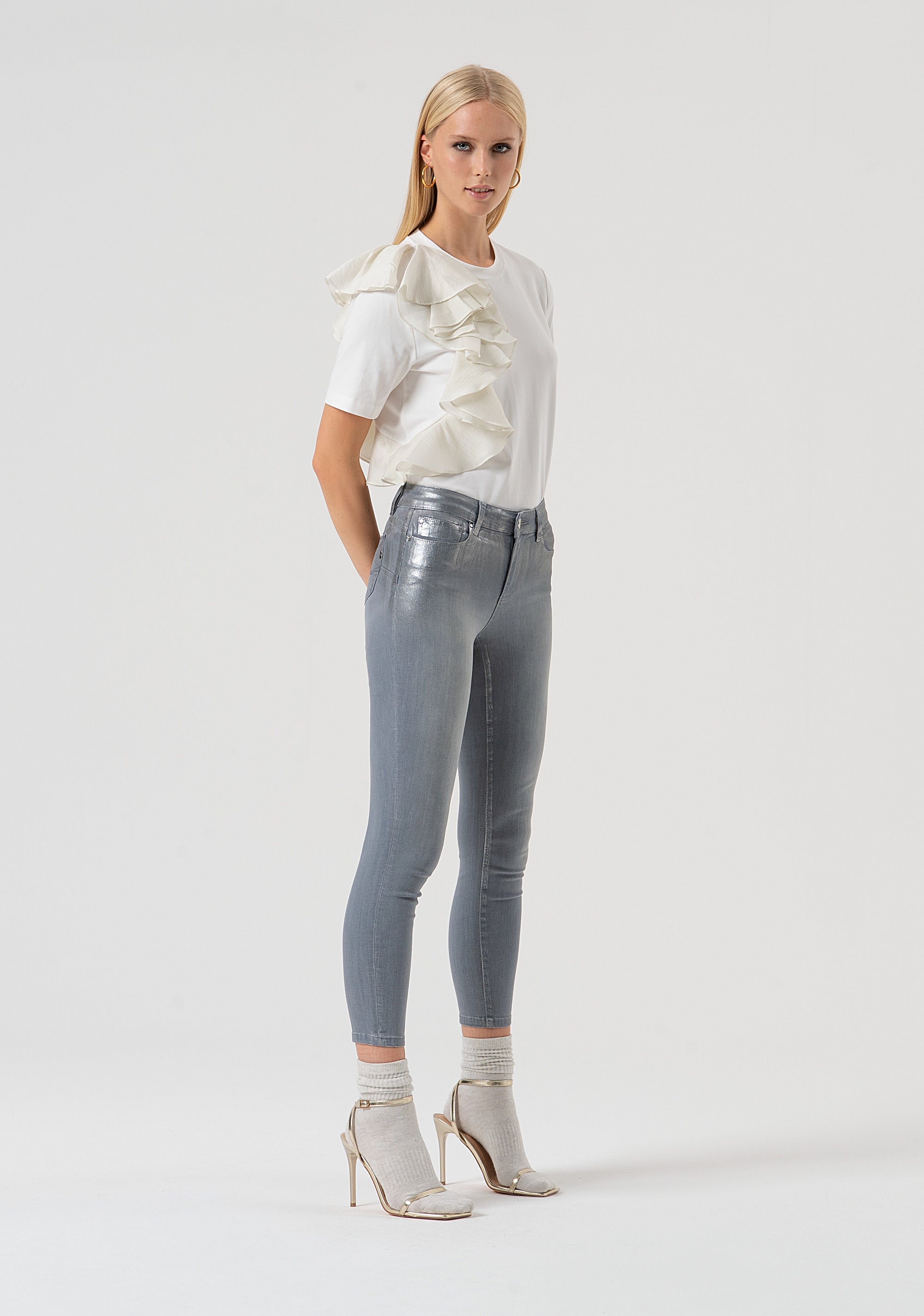 Jeans slim effetto push up in denim grigio con spalmatura FR25WV8000D408P9-T54 Fracomina