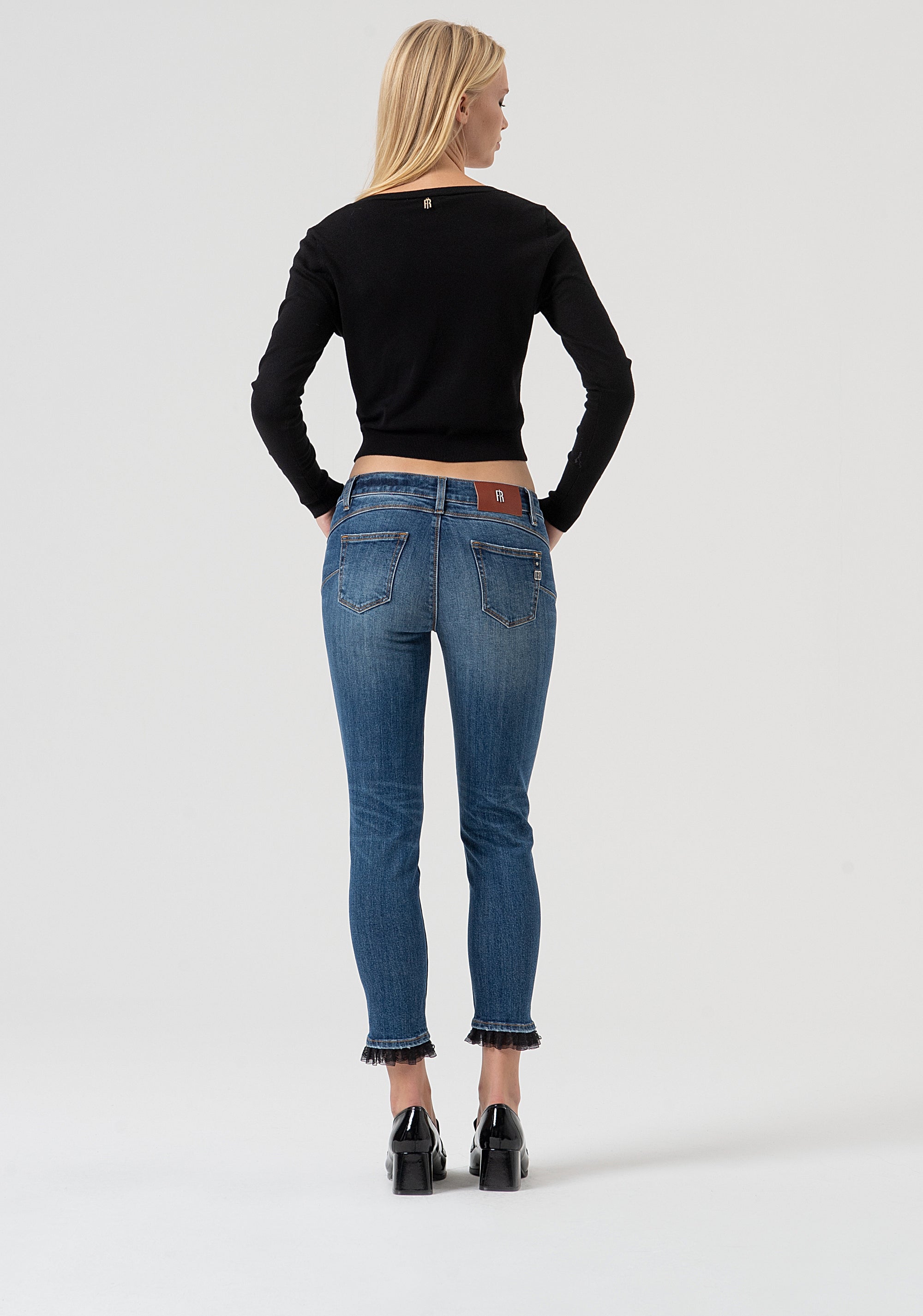Jeans slim cropped effetto push up in denim con lavaggio medio FR25WV9002D40102-A99 Fracomina