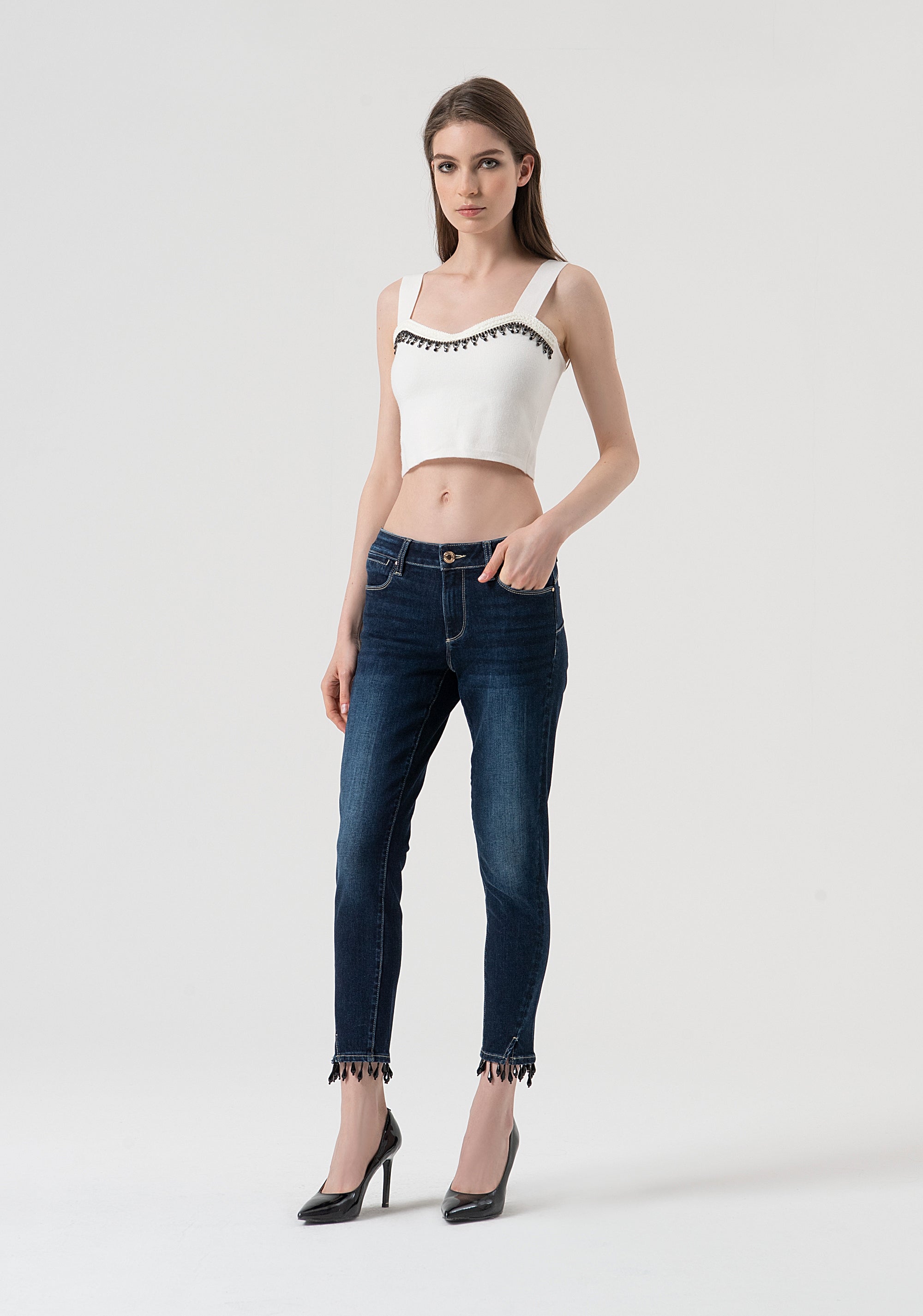 Jeans slim cropped effetto push up in denim con lavaggio scuro FR25WV9002D46001-117 Fracomina
