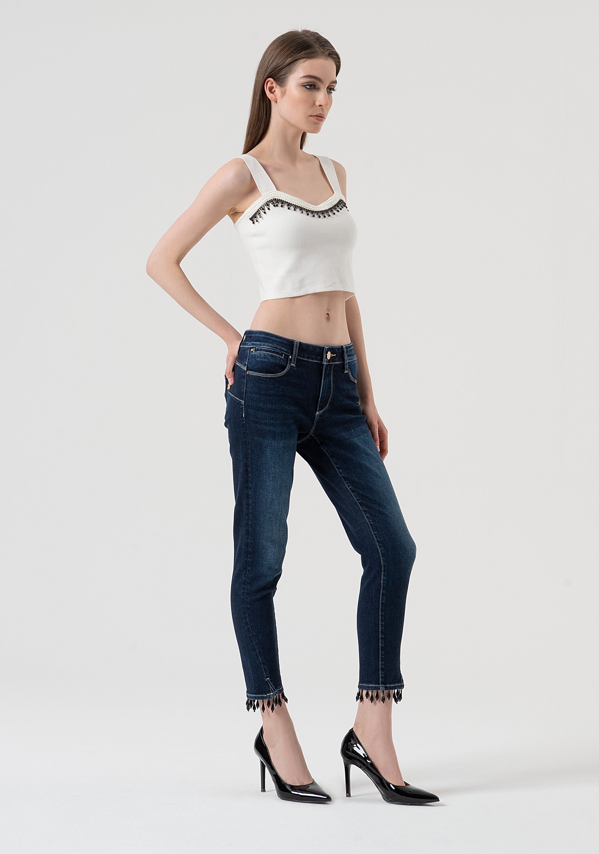 Jeans slim cropped effetto push up in denim con lavaggio scuro FR25WV9002D46001-117 Fracomina