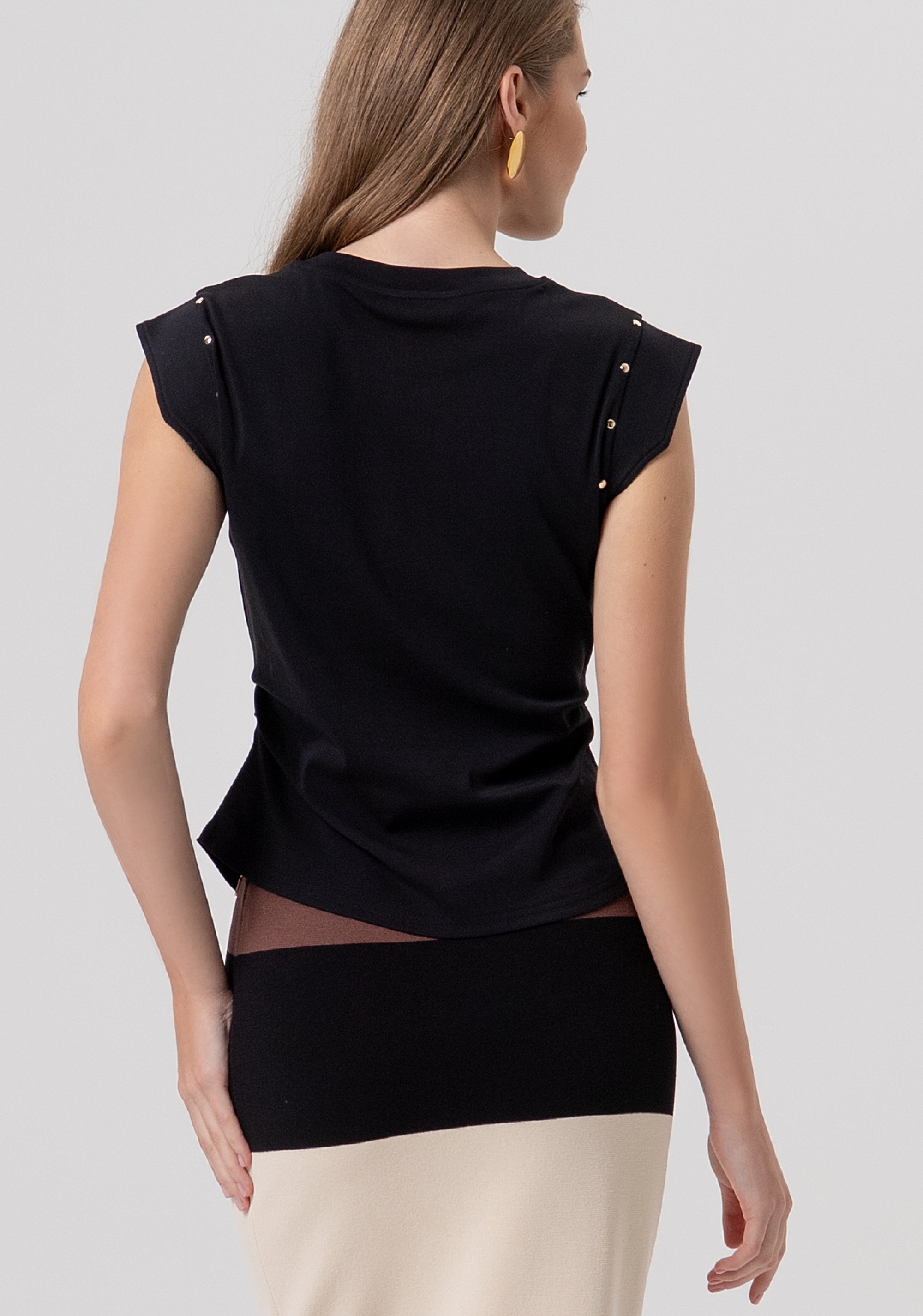 T-shirt regular in jersey con occhielli vela e collana abbinata FR26ST3026J40801-053 Fracomina