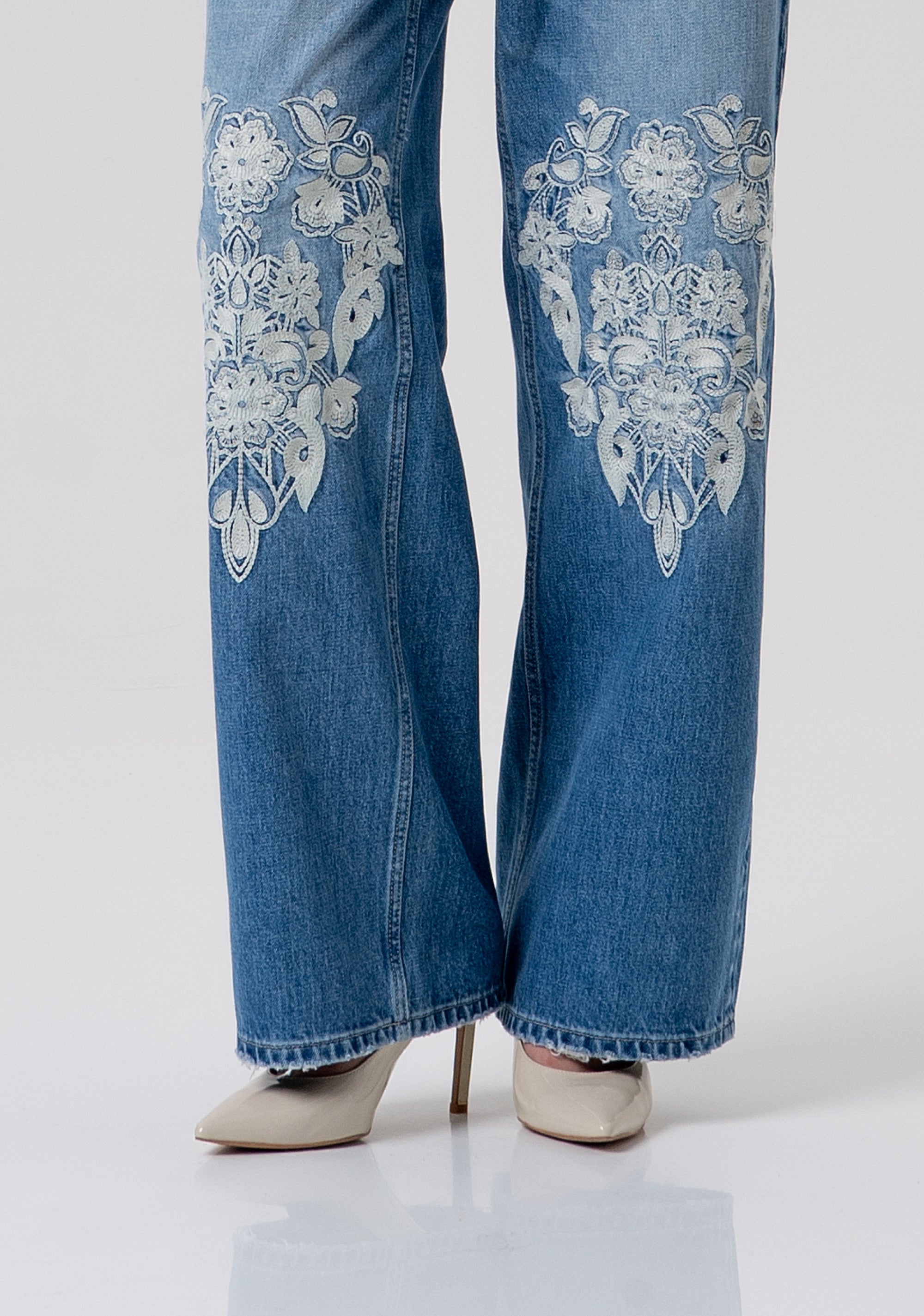 Jeans flare wide leg in denim con lavaggio medio FR26SV2008D419E5-258 Fracomina