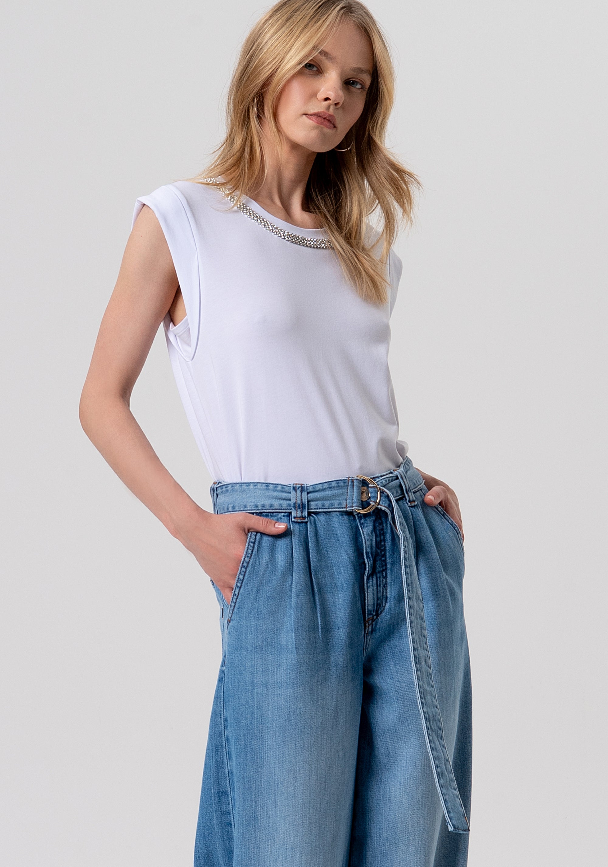 Jeans flare a palazzo in denim con lavaggio medio chiaro FR26SV3026D41902-258 Fracomina
