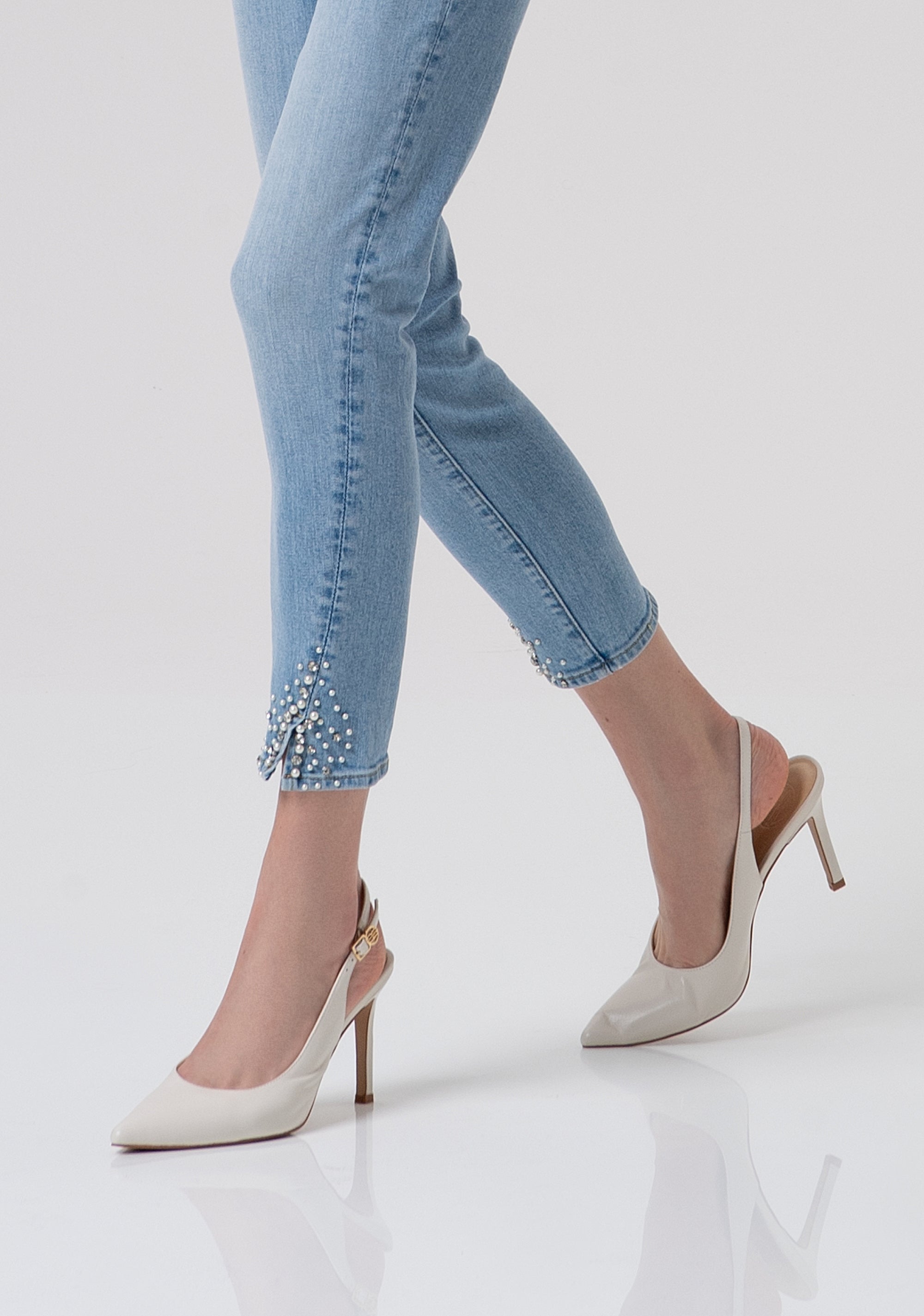 Jeans slim effetto push up in denim con lavaggio chiaro FR26SV9002D40103-062 Fracomina